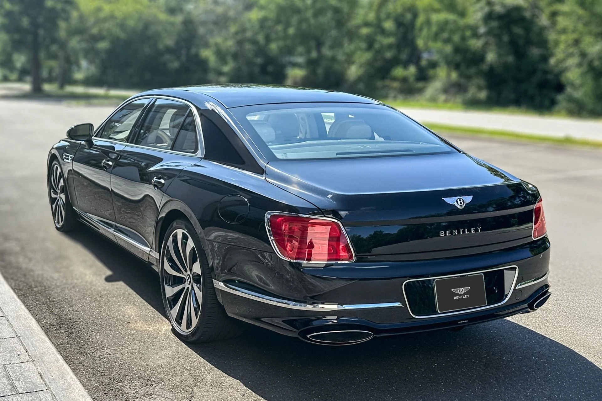 mph022_2334289700_New_2026_Bentley_Flying_Spur_1783694530_55859b76e3