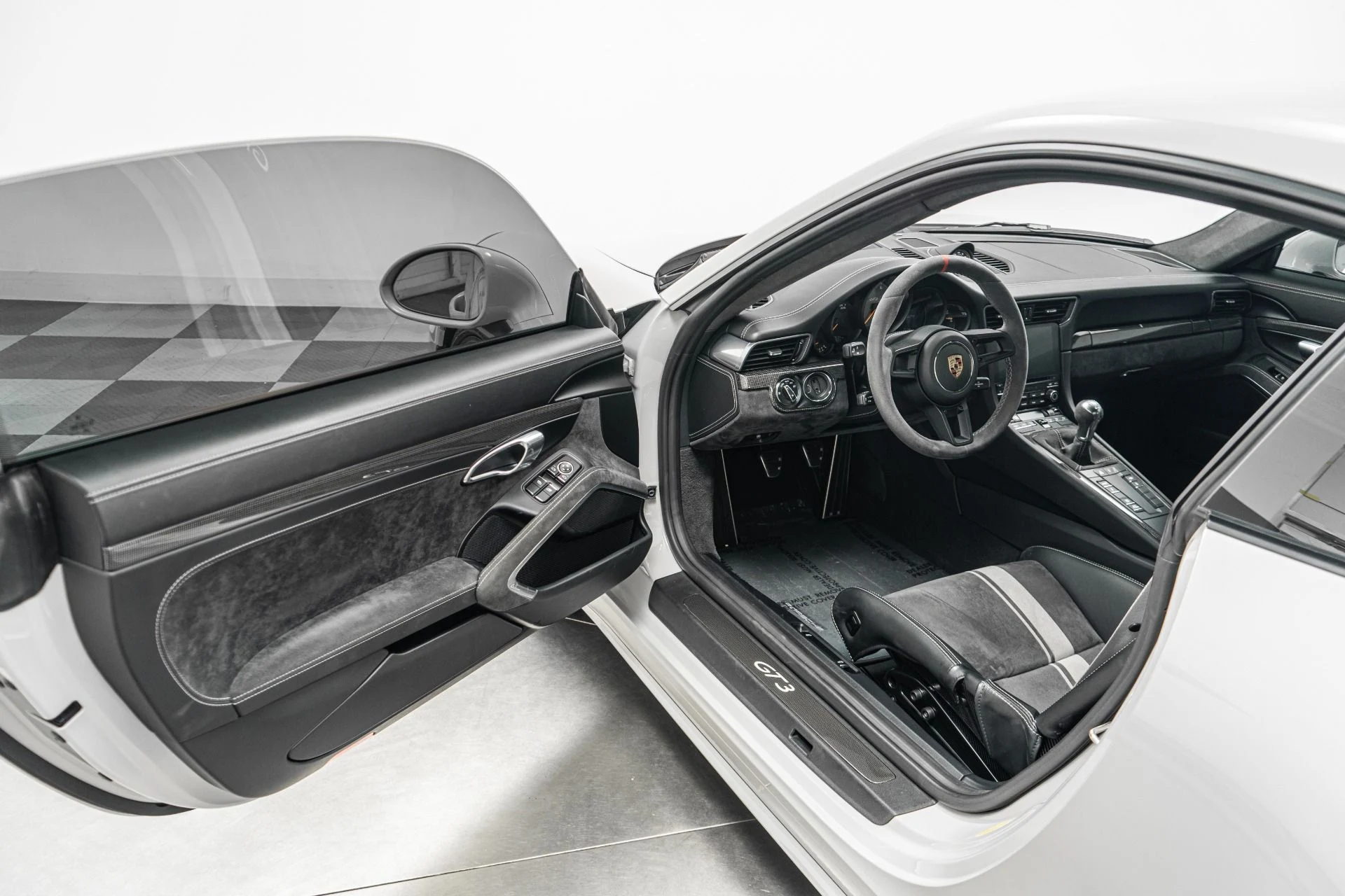 mph022_2336946085_Used_2019_Porsche_911_GT_3_6_Speed_Manual_Carbon_Buckets_Extended_Leather_1779893213_1fe2786d1a