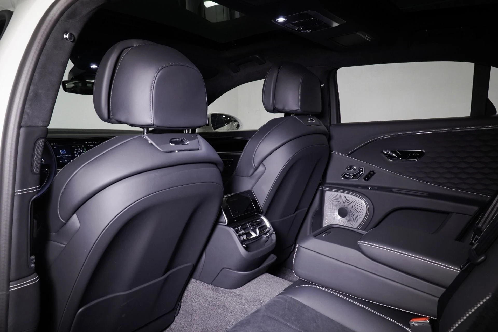 mph022_2345012697_New_2026_Bentley_Flying_Spur_Speed_1762586392_a9d0992e4d