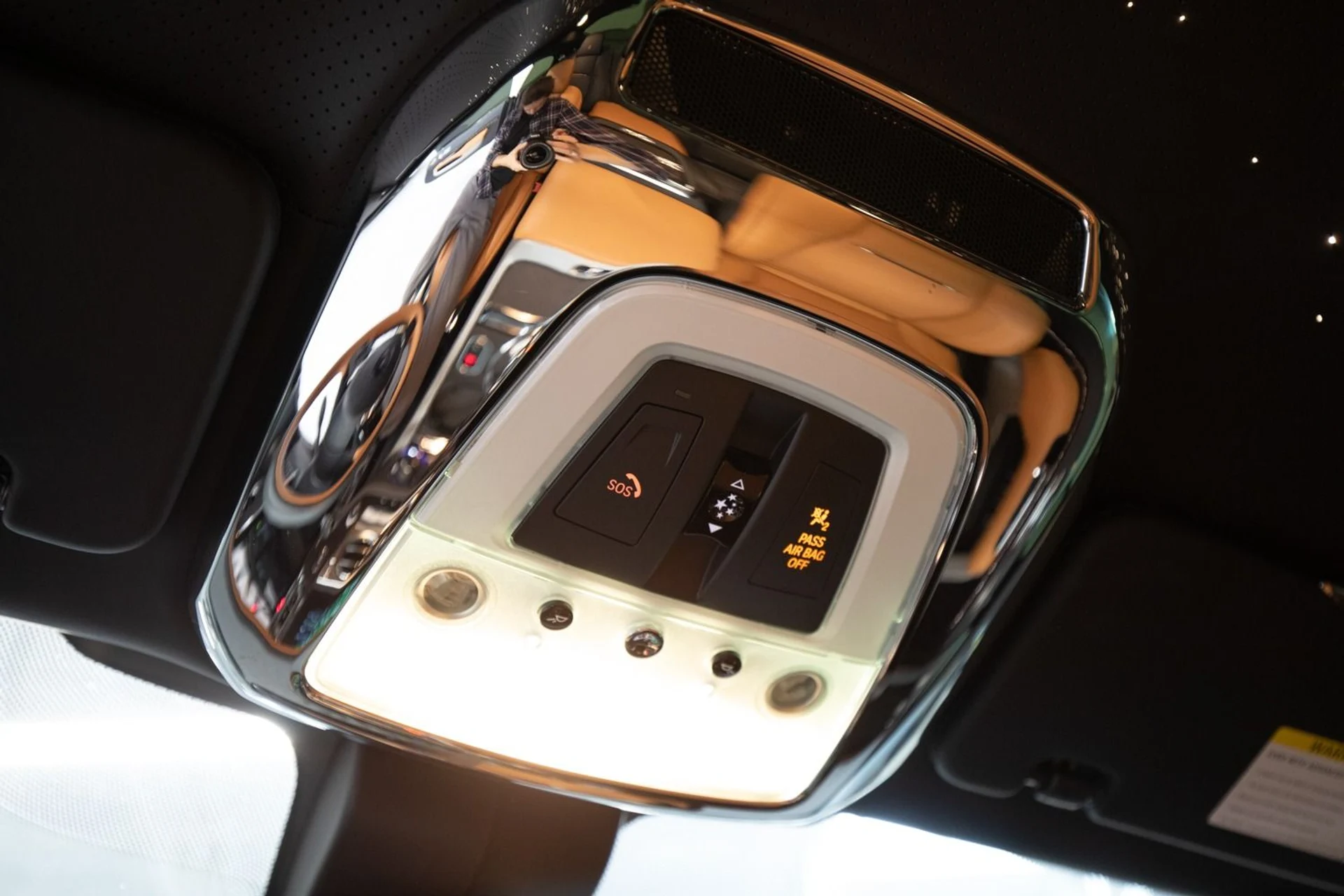 mph022_2348707178_Used_2018_Rolls_Royce_Wraith_Luminary_Collection_1708563018_0f95b2b63f