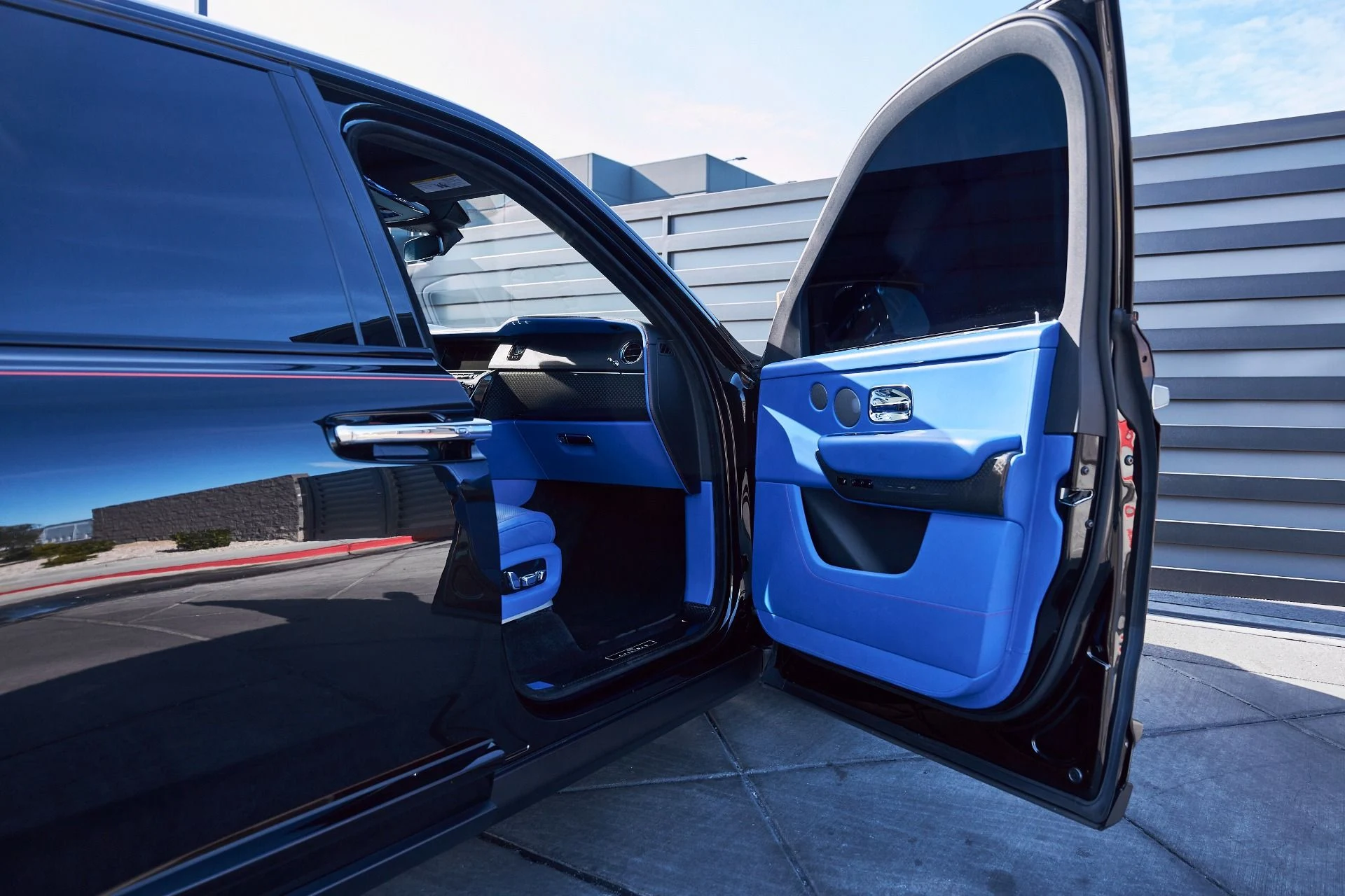 mph022_2350570395_Used_2021_Rolls_Royce_Cullinan_Base_1770692169_2428633ff1