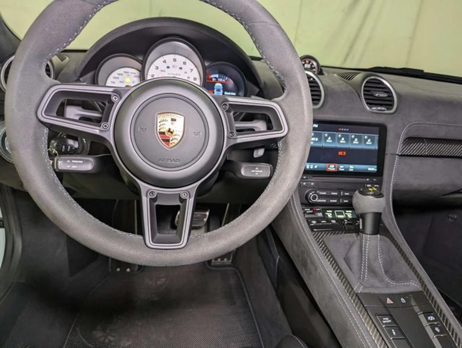 mph022_2350721655_2987cda2d6930db03f024f87a1752f05x_829561b921