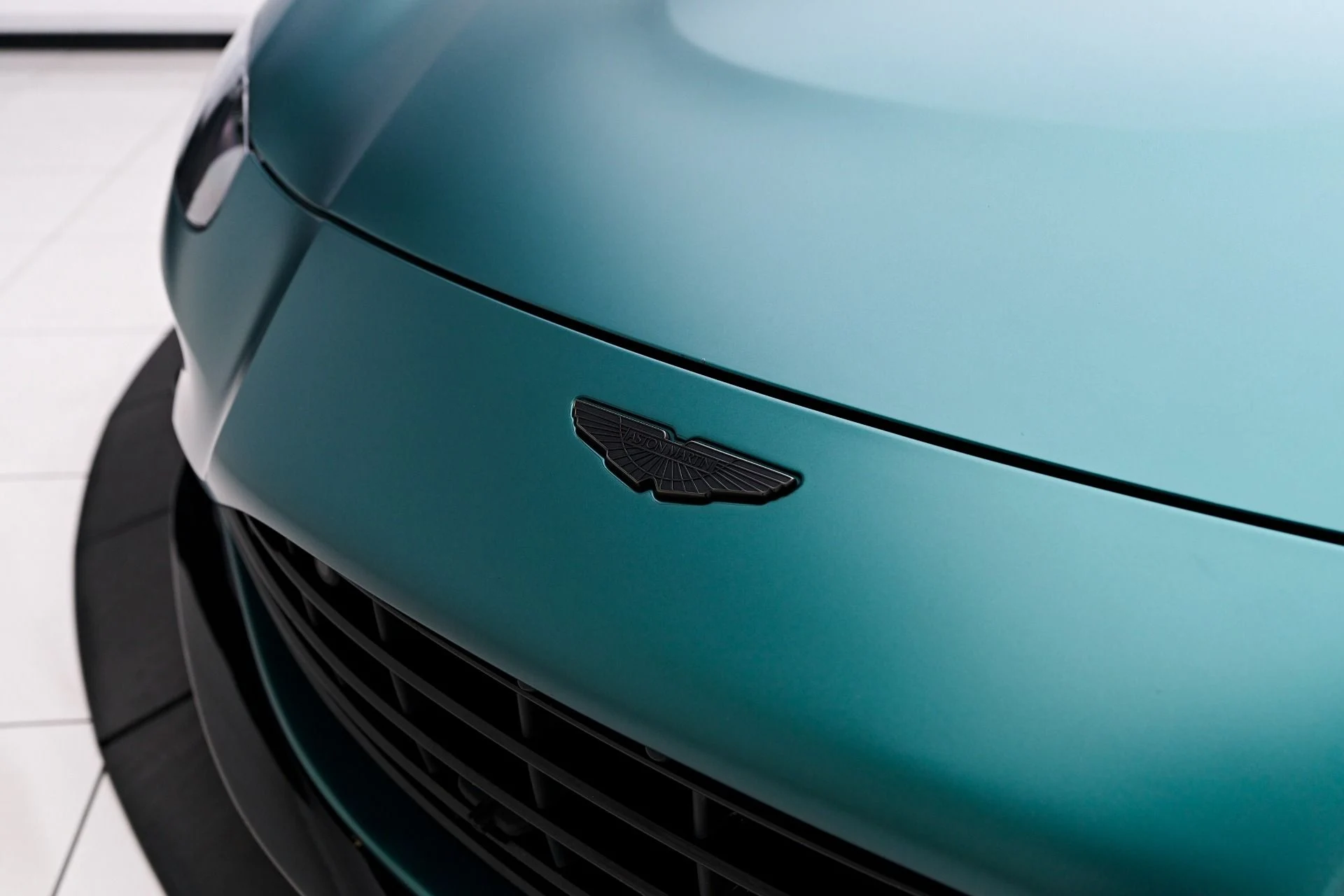 mph022_2351384667_Used_2023_Aston_Martin_Vantage_F1_Edition_1755655623_d7efcc1599