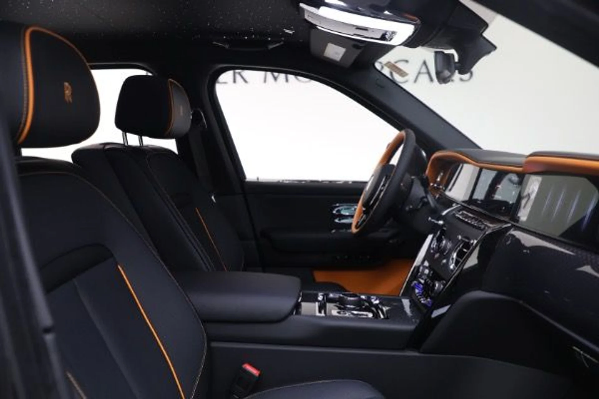 mph022_2356313702_New_2026_Rolls_Royce_Black_Badge_Cullinan_ce148c3585