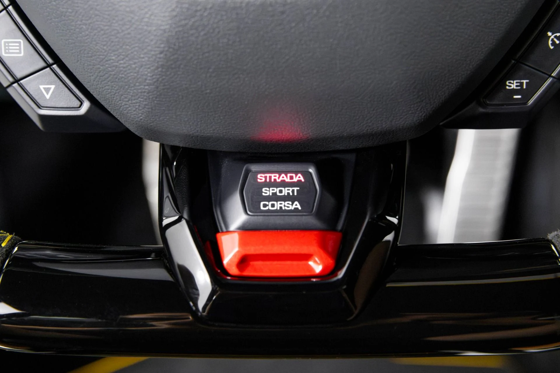 mph022_2356343688_Used_2018_Lamborghini_Huracan_Performante_1762565903_bc3e0e8cfc