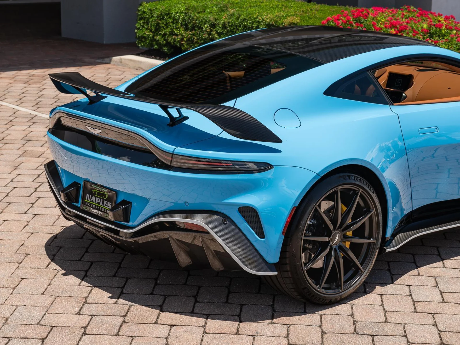 mph022_2359955901_Used_2023_Aston_Martin_Vantage_V12_1780952615_00b67831da