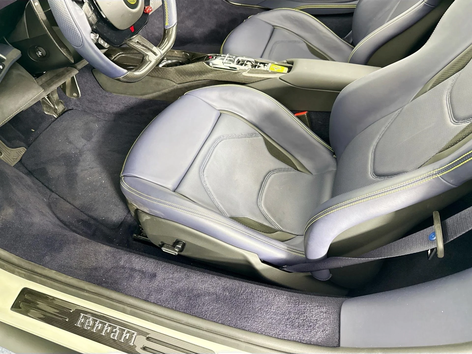 mph022_2365144368_Used_2025_Ferrari_296_GTS_1786124848_9e63e1335c