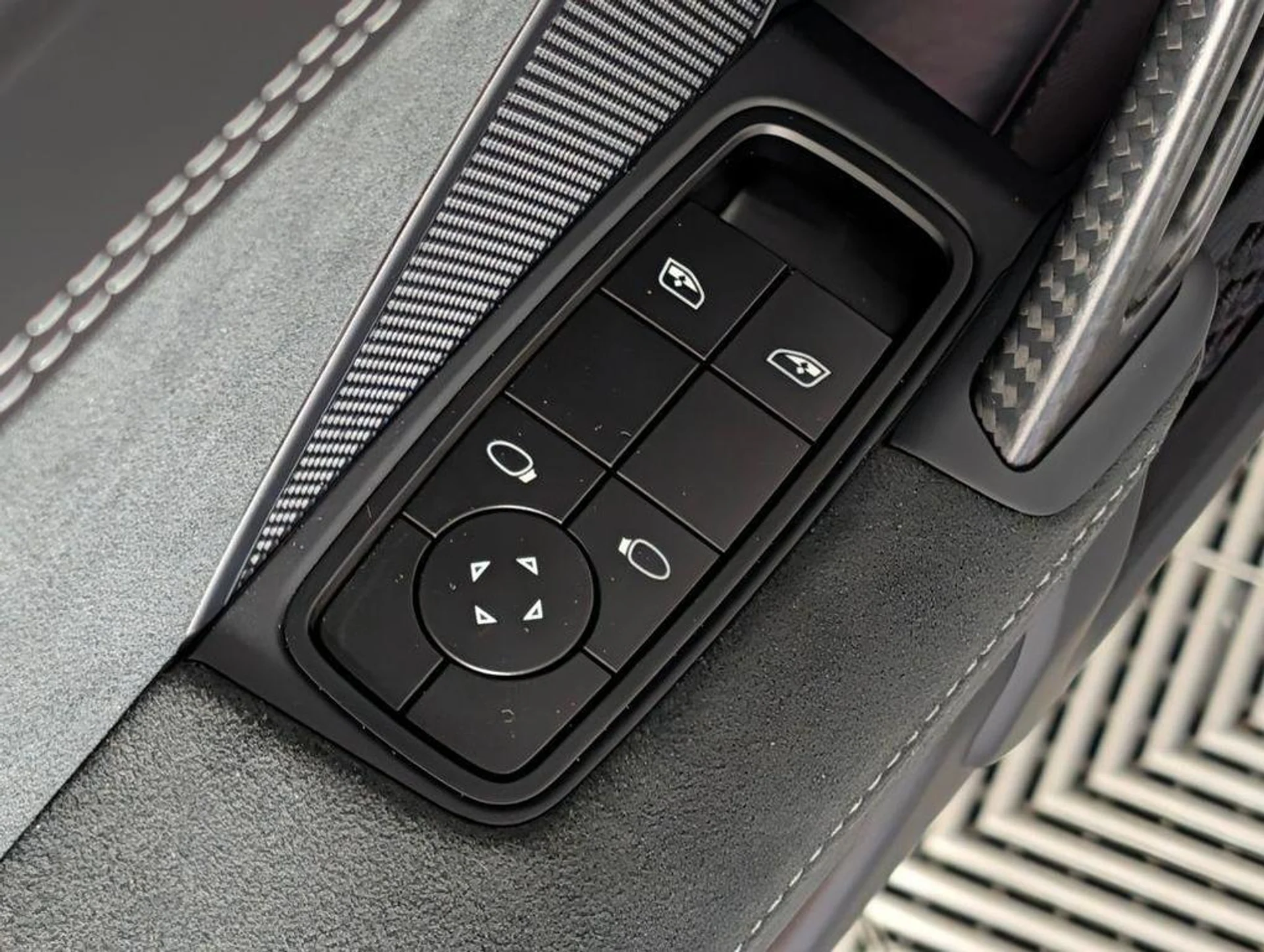 mph022_2366723465_ZW_9_Uu_G_Eat_V2lg_U_c_P_Zad_Iym_WTPU_588e2eb288