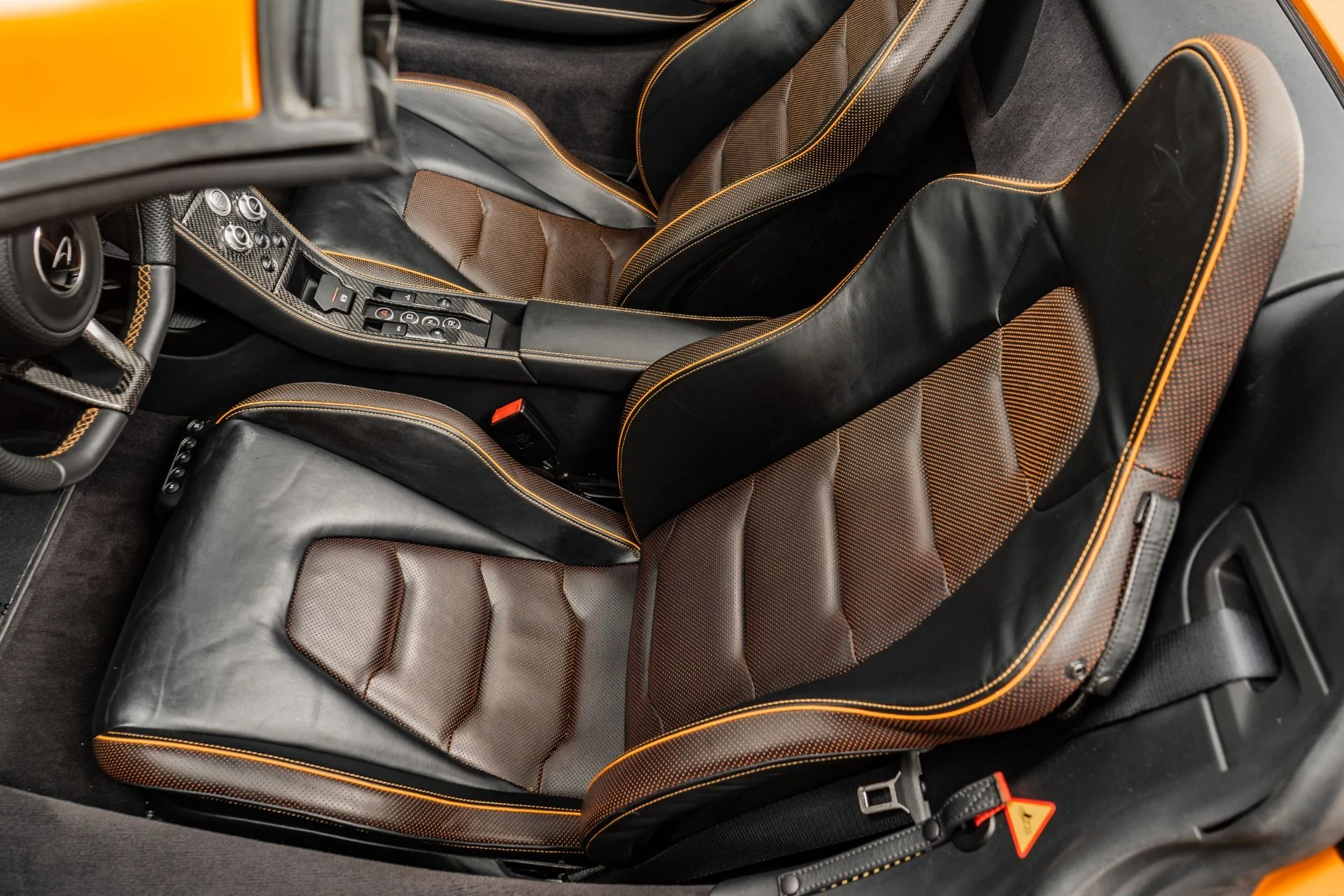 mph022_2368748317_Used_2015_Mc_Laren_650_S_Spider_Interior_and_Exterior_Carbon_Packs_Suspension_Lifter_1778269559_e81e746fd1
