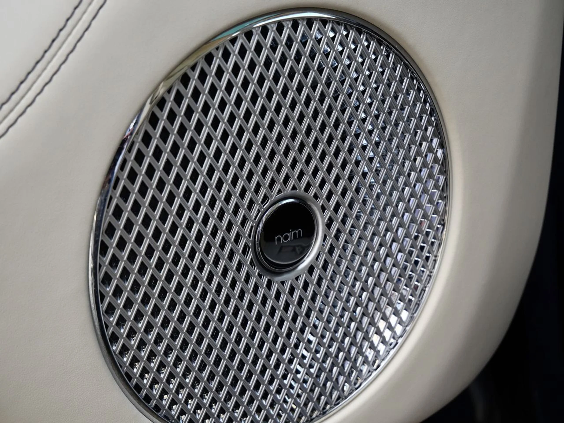 mph022_2369919603_dbb60d8f74716ca09a2afb6fbb3ab43dx_46c4c87d37