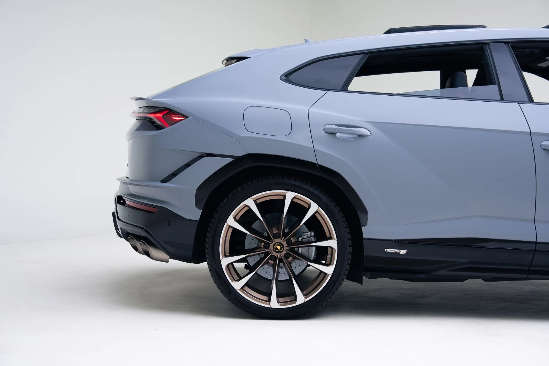 mph022_2372774704_Used_2024_Lamborghini_Urus_S_1768413804_00e24588ce