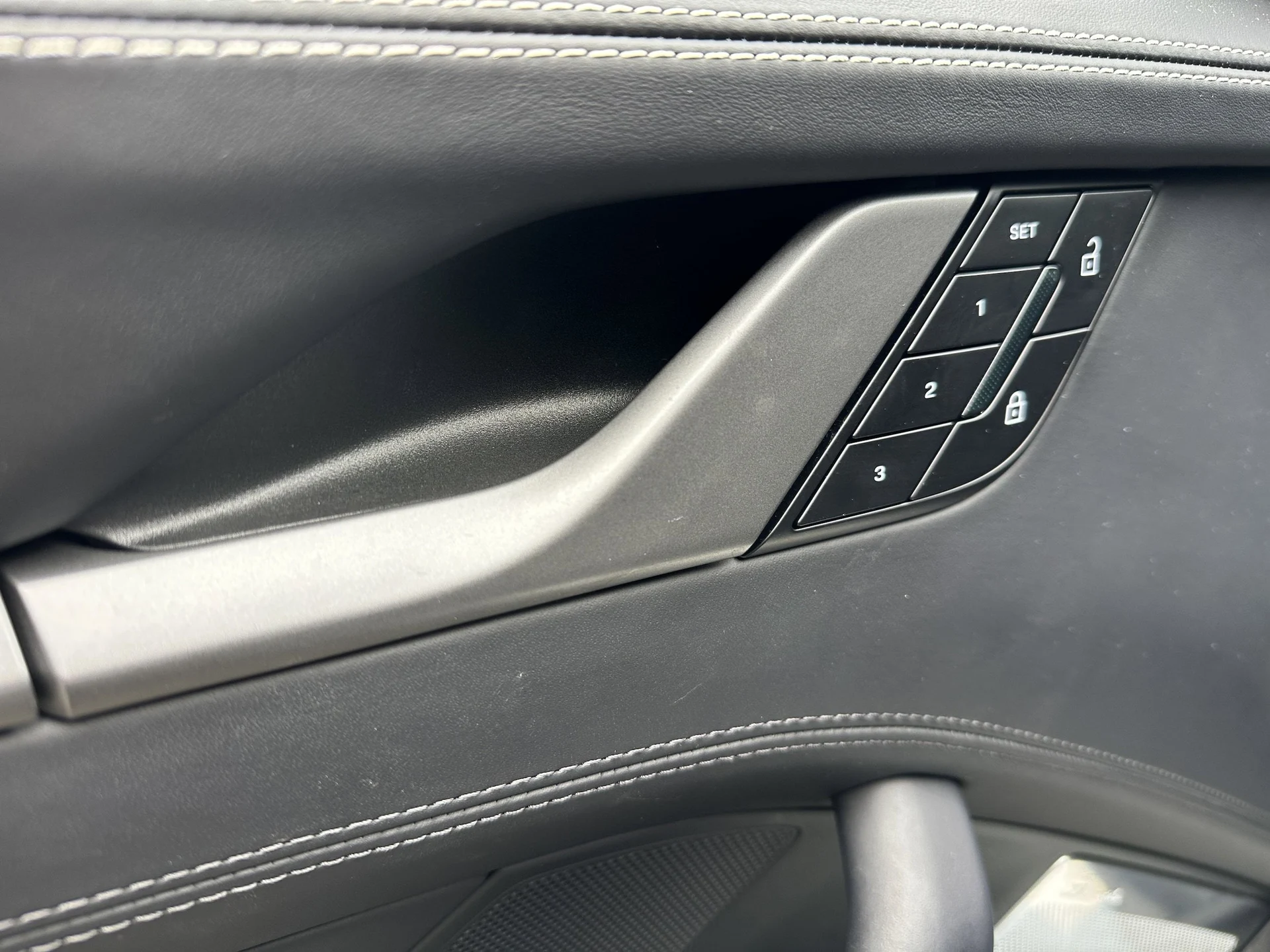 mph022_2378675936_e4ae897e9a198198265ef35039afee85x_2ab0dc5cb5