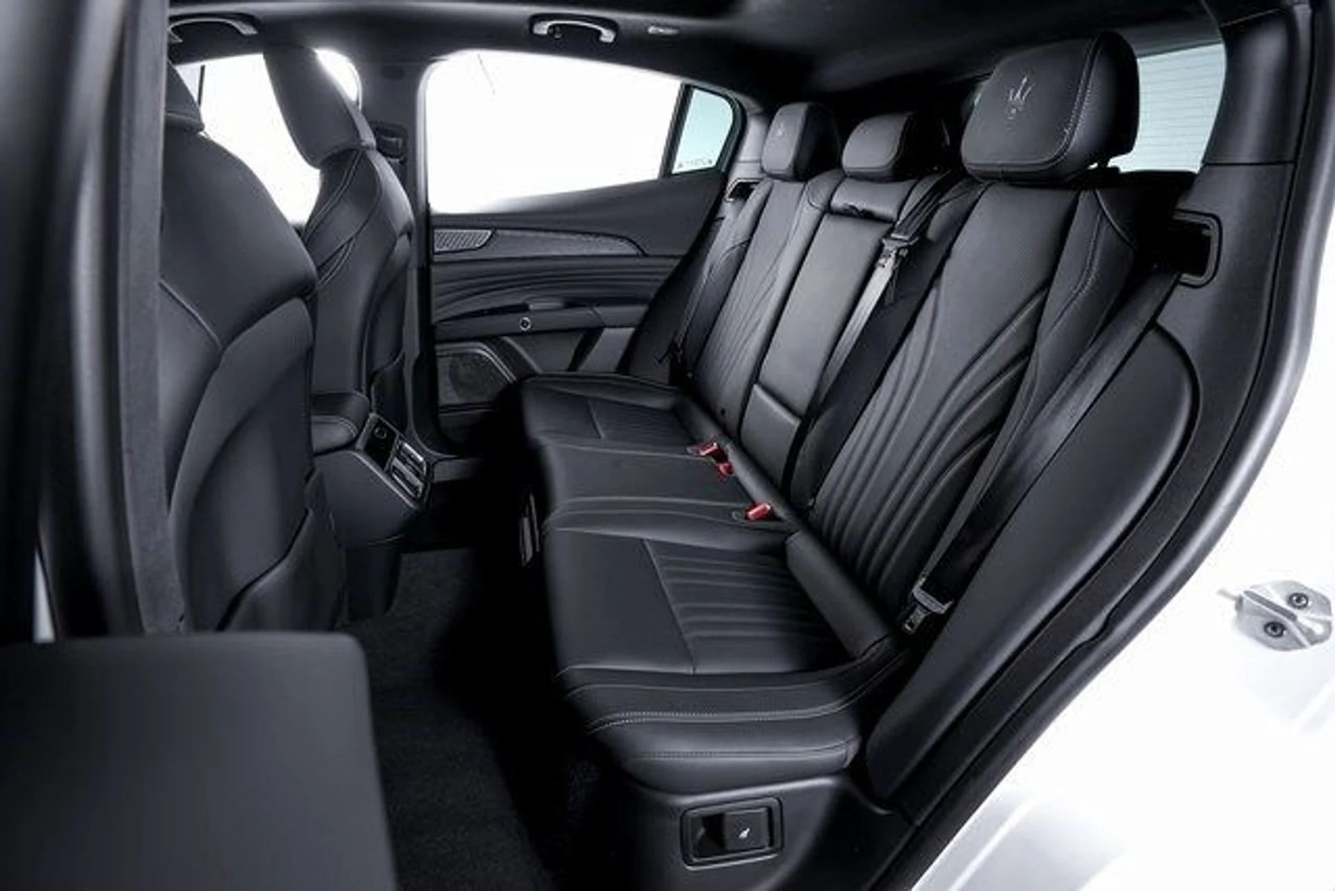 mph022_2381324474_0e5fc7191762fa4e864c3ac71e404f5bx_cab220ab3e