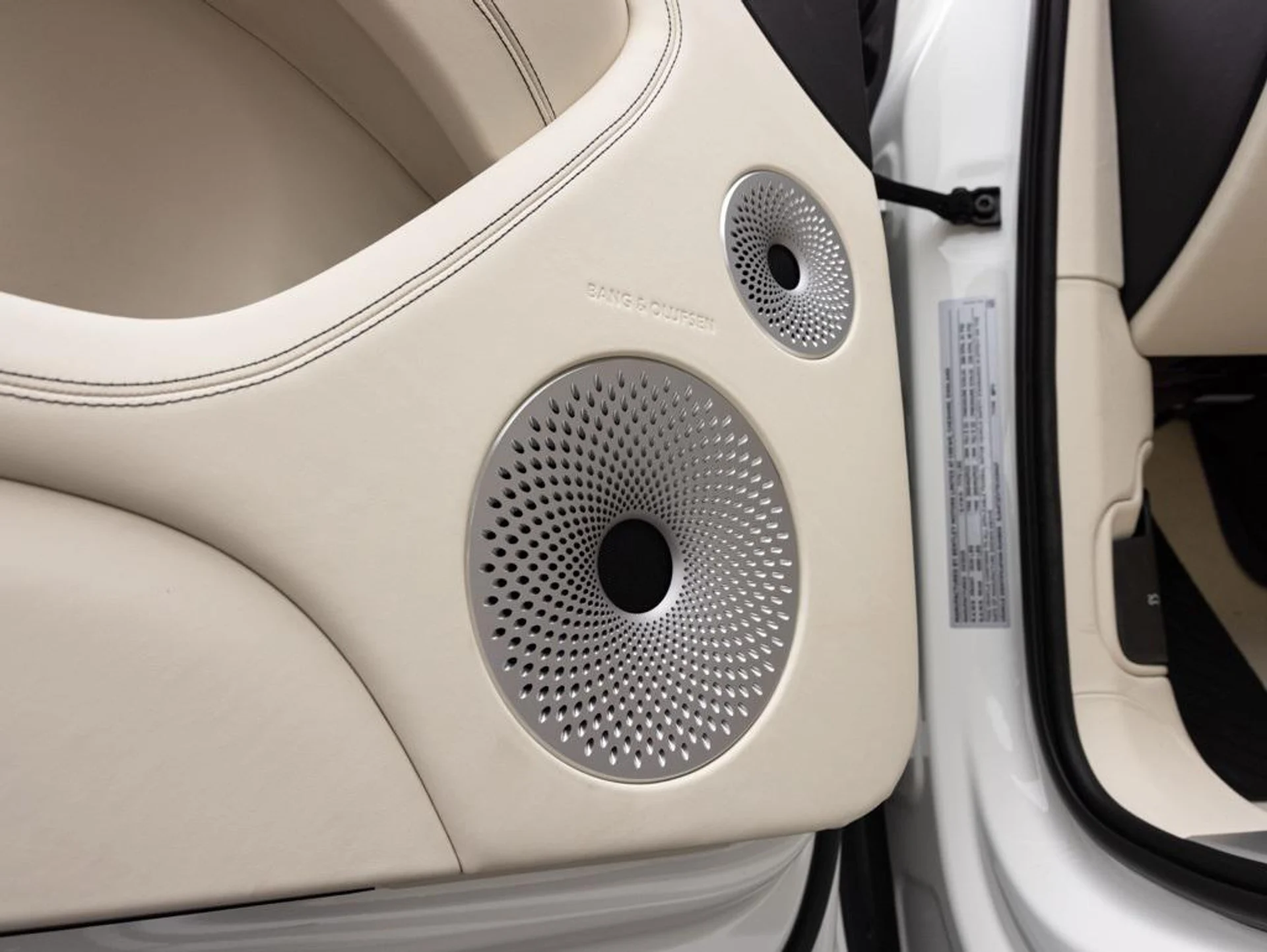 mph022_2383161464_444557824_688def9eb8367c48735ad9ff_354200ab08