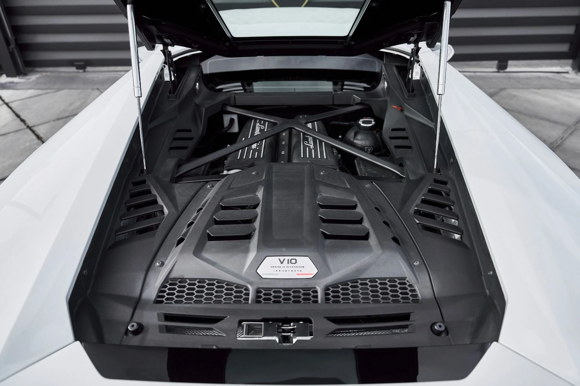 mph022_2386126458_Used_2020_Lamborghini_Huracan_EVO_1768438584_8ebb49b9b3