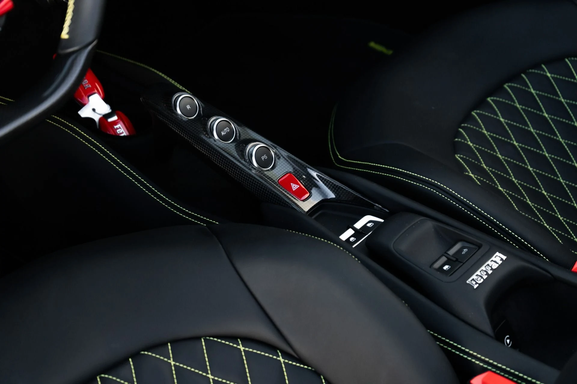 mph022_2409873325_Used_2022_Ferrari_F8_Spider_1791584435_afdd758308