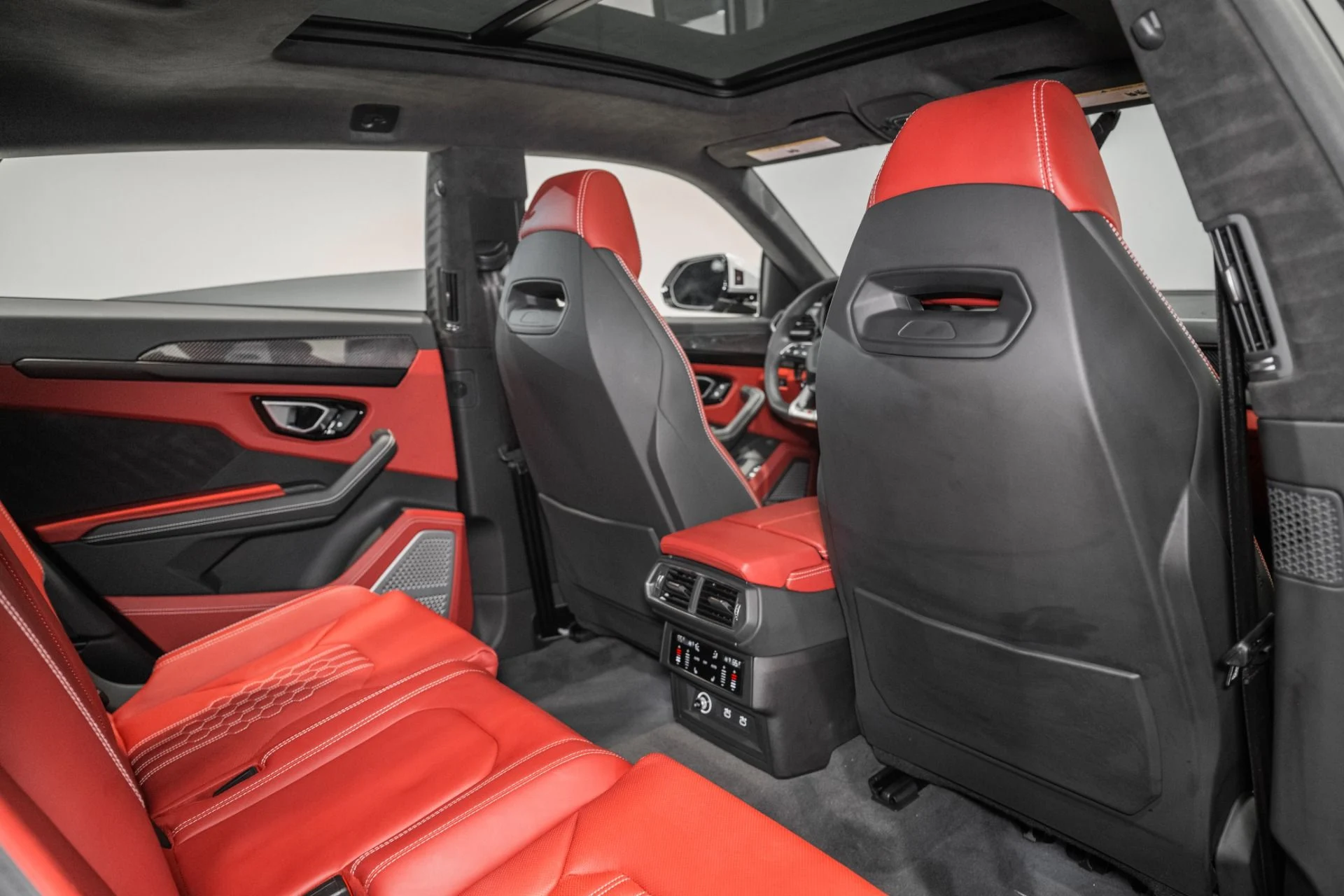 mph022_2414629125_Used_2024_Lamborghini_Urus_S_1773253317_b74f33607d