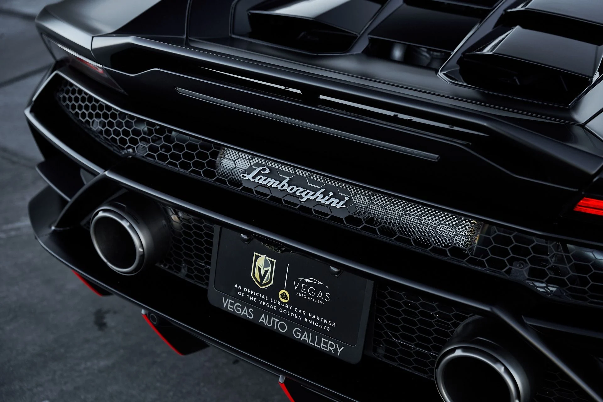 mph022_2415238380_Used_2024_Lamborghini_Huracan_EVO_Spyder_1766881357_d1ed145d20