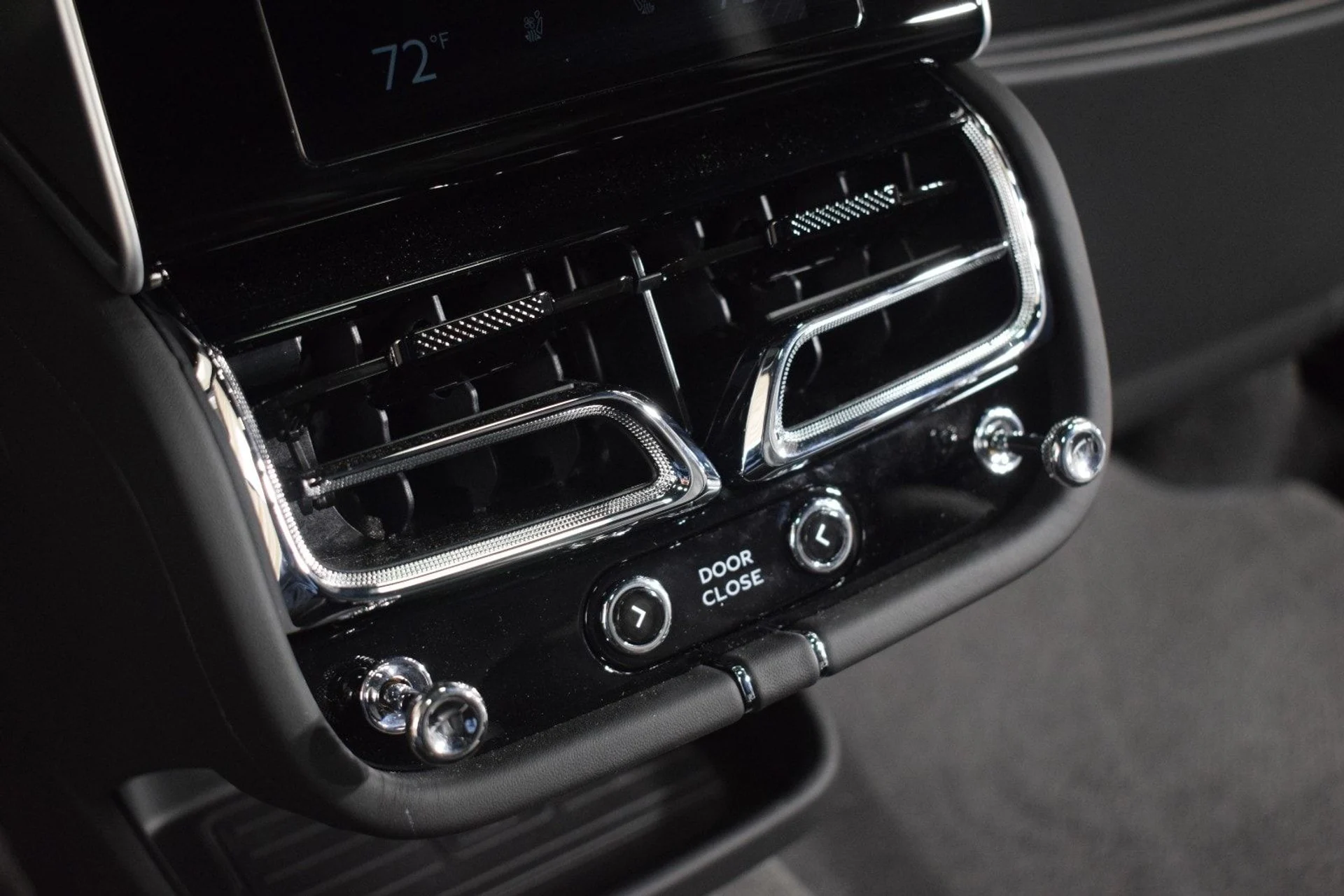 mph022_2418361517_b7c98033d0d1d627978d8554528d3a66x_67493ec2ad