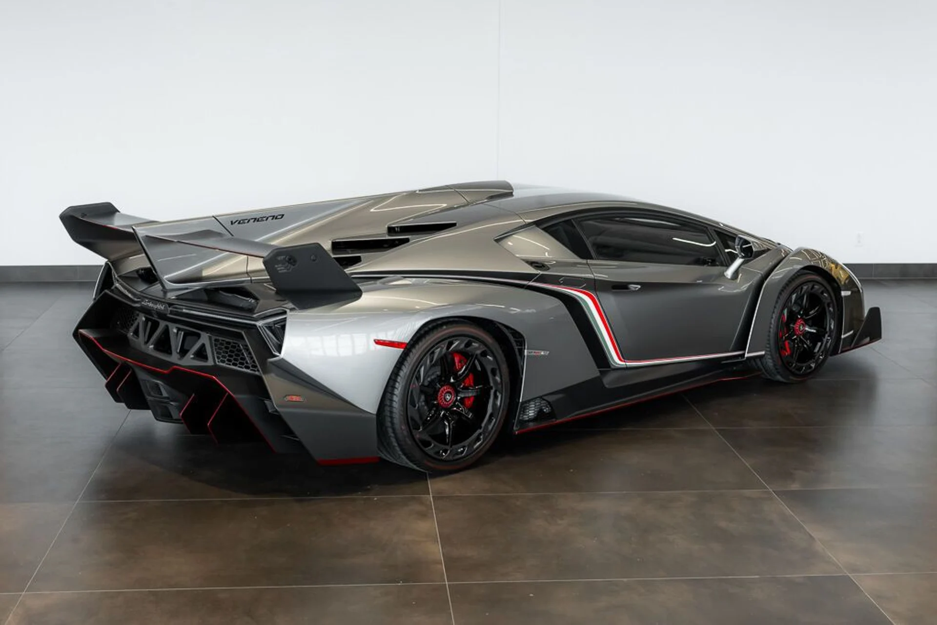 mph022_2421098957_lamborghini_veneno_2014_jpg_v_1779988126_c96c2929c2