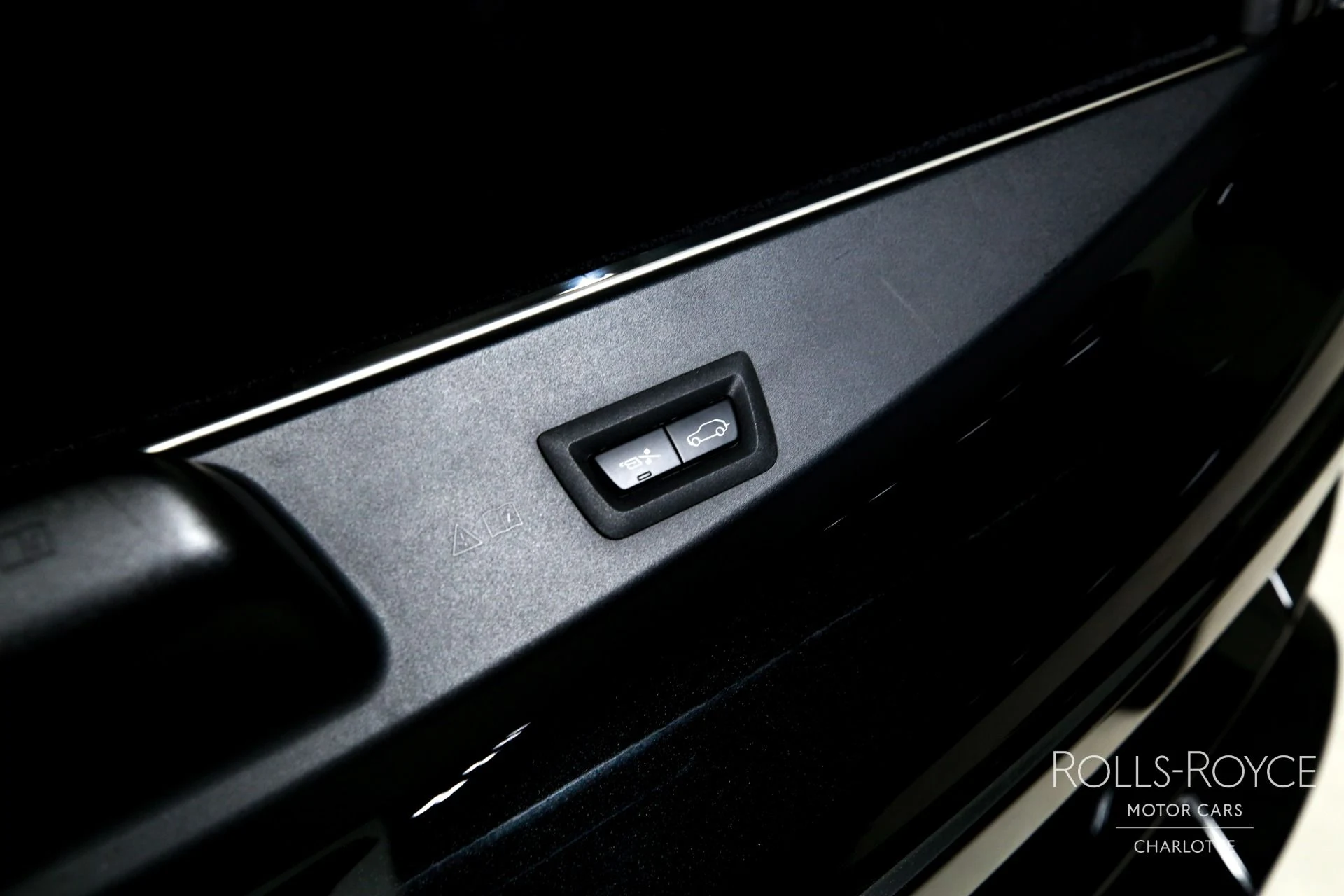 mph022_2422014070_Used_2022_Rolls_Royce_Cullinan_1769449841_0c19ad3548