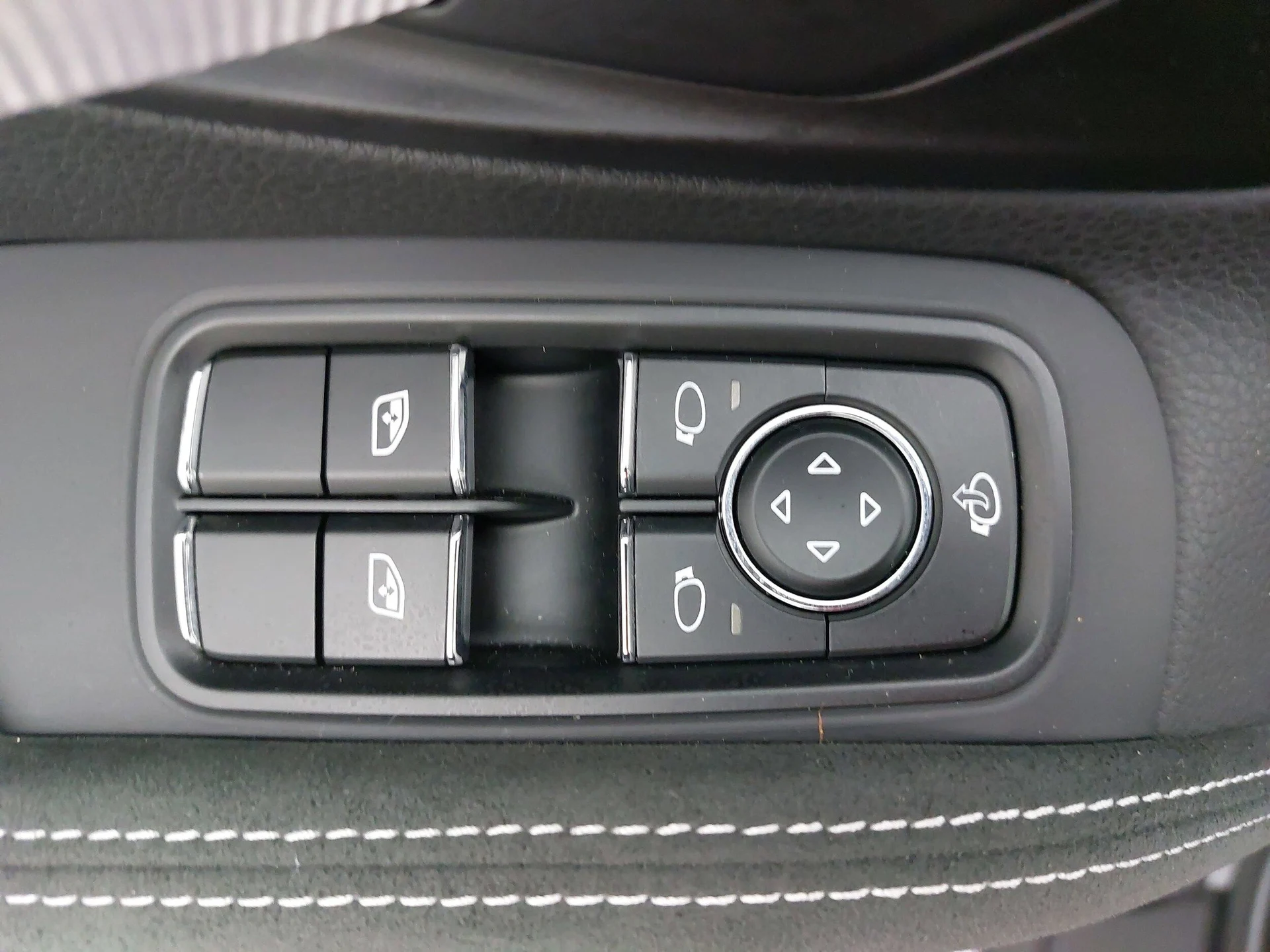 mph022_2423710501_873fbdc22718d7ba6c4516d2a42feb34x_04a2b6bb13