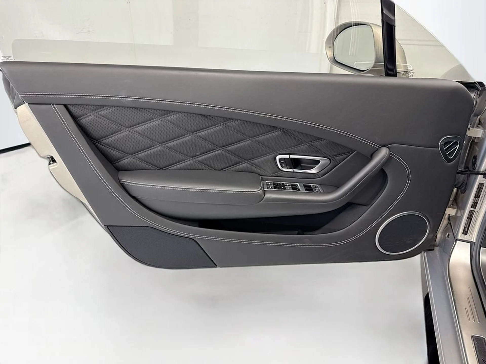 mph022_2426422073_used_2014_bentley_continental_gt_v8_s_2drcoupe_8119_22998734_23_1024_bea08dcda0