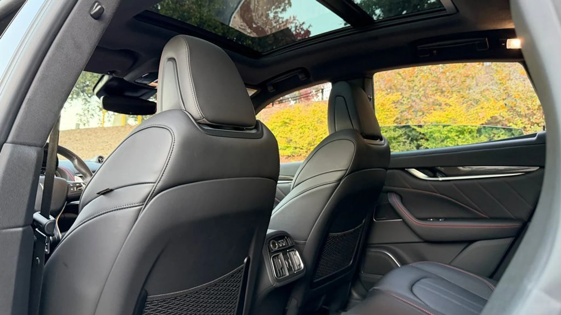 mph022_2430272284_7a7fa59d90414a918eefba82ff3ec68c_484387f271