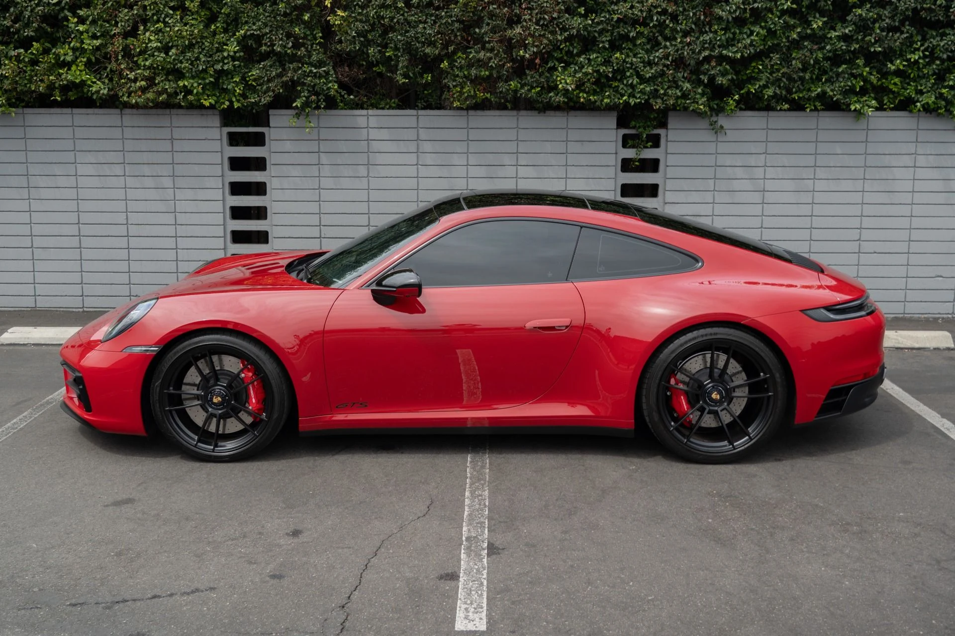 mph022_2433556988_Used_2024_Porsche_911_Carrera_GTS_1756425318_b9f0801b76