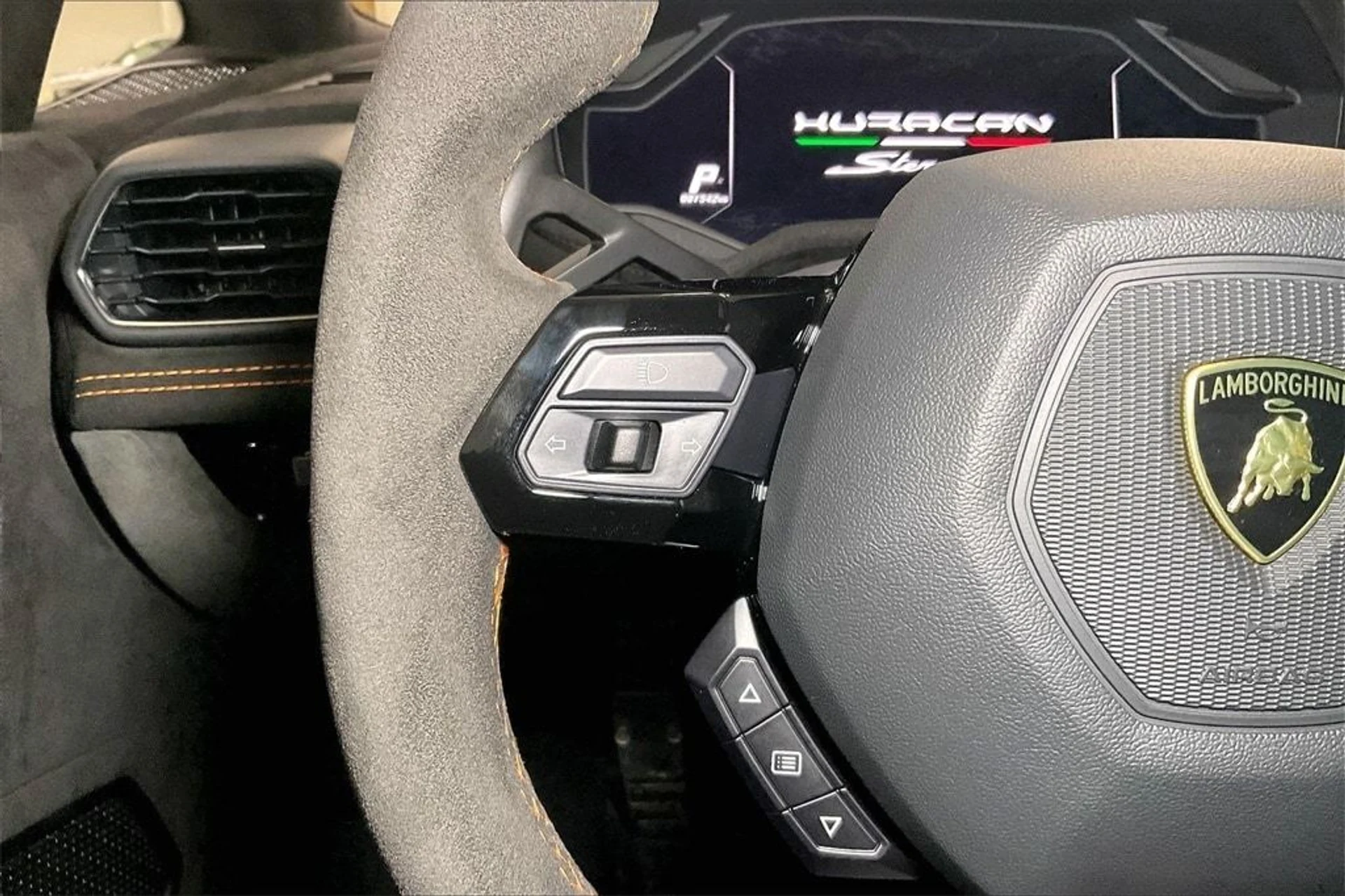 mph022_2435227133_2c15f8f6fb38998e6e682bbcbc9ab631x_4cc59606bd