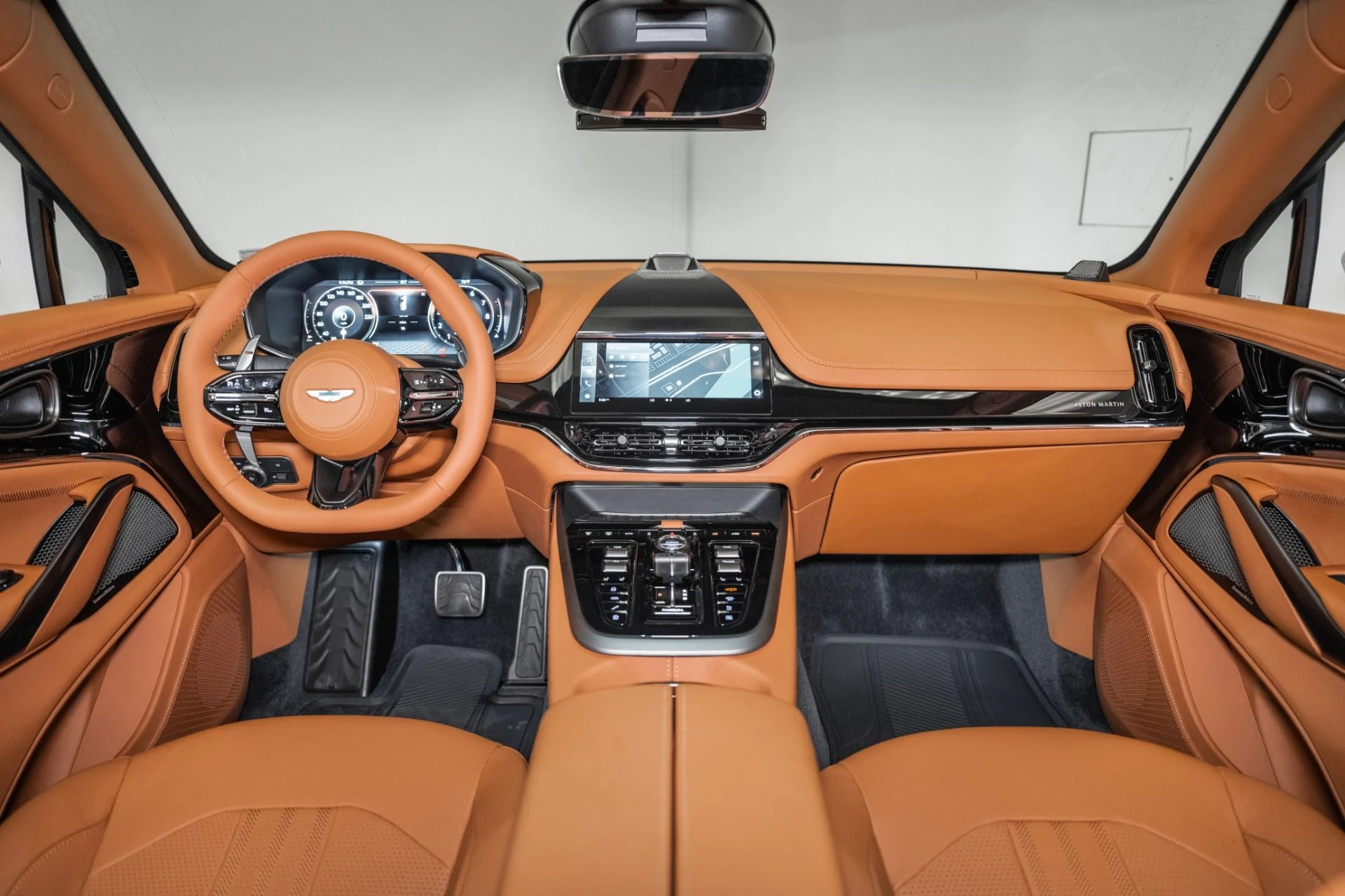 mph022_2446595056_New_2026_ASTON_MARTIN_DBX_707_1759283914_514dba2757