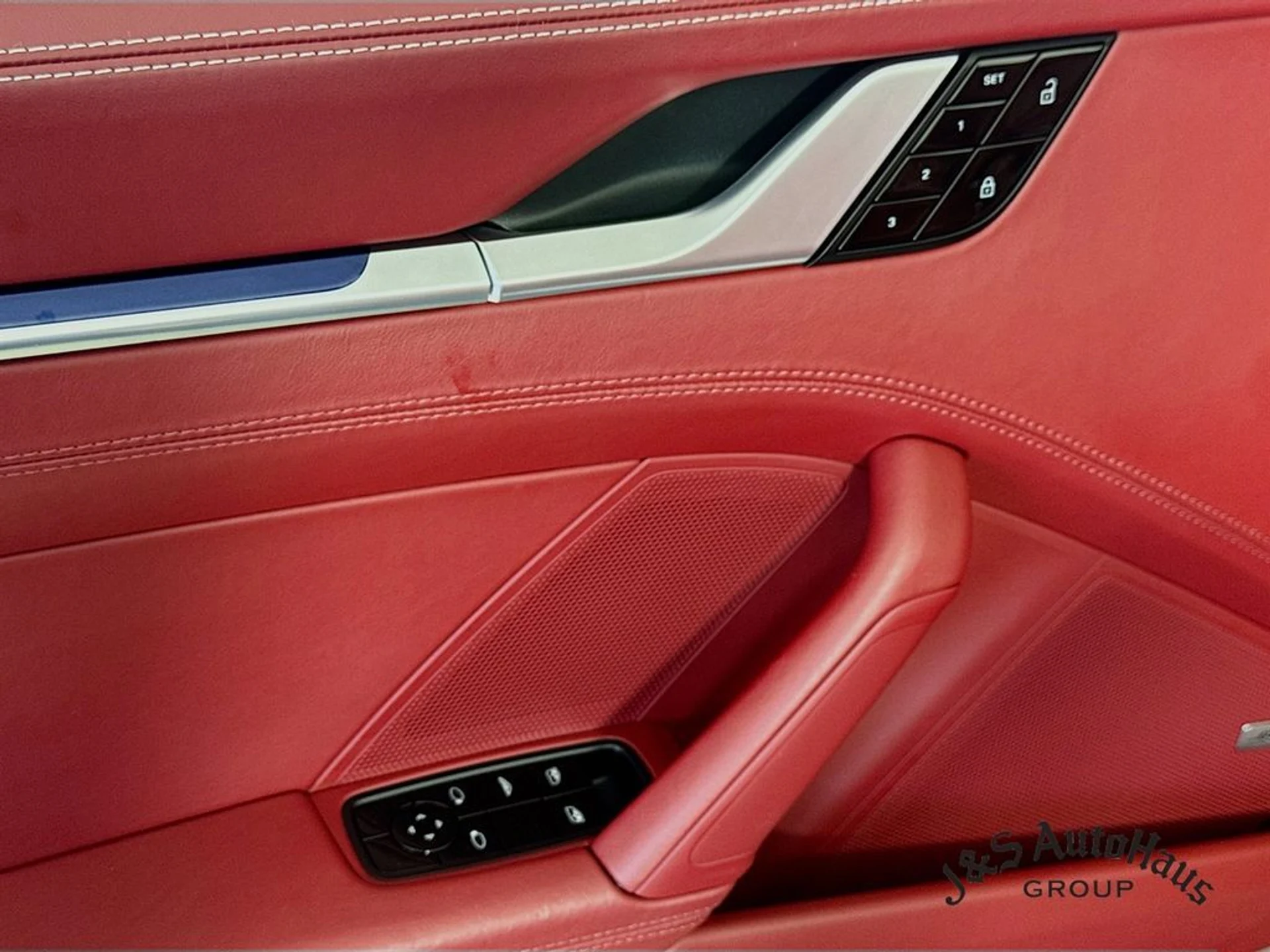 mph022_2448718250_imijacmdoyue00d5x9gaajjbffjh_d141bf9c0a