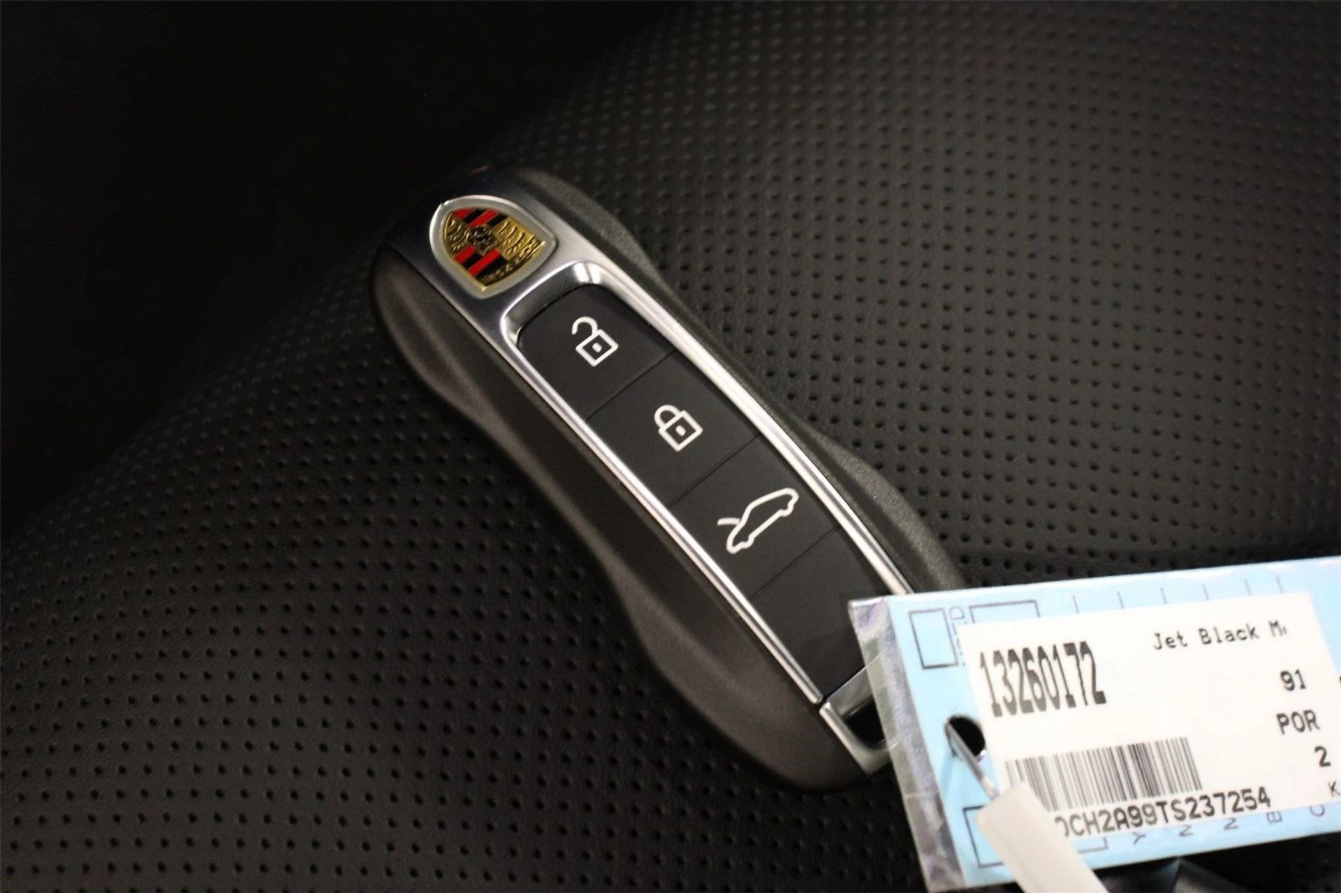 mph022_2459053577_e032360b9c598241cb20aab46a30a1ab_b410a89cc9