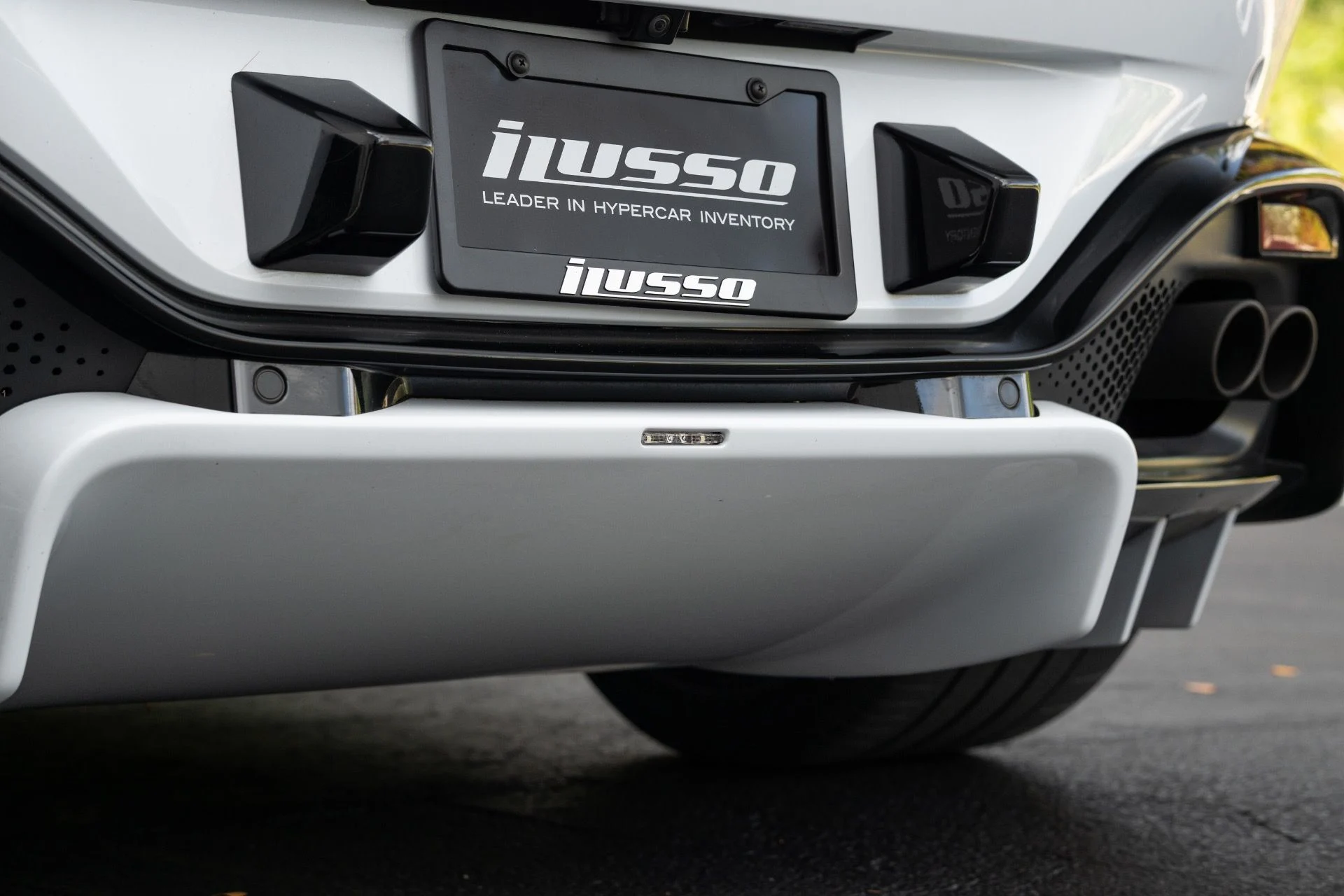 mph022_2460309441_Used_2023_Aston_Martin_Vantage_V8_1773336980_dec82a9555