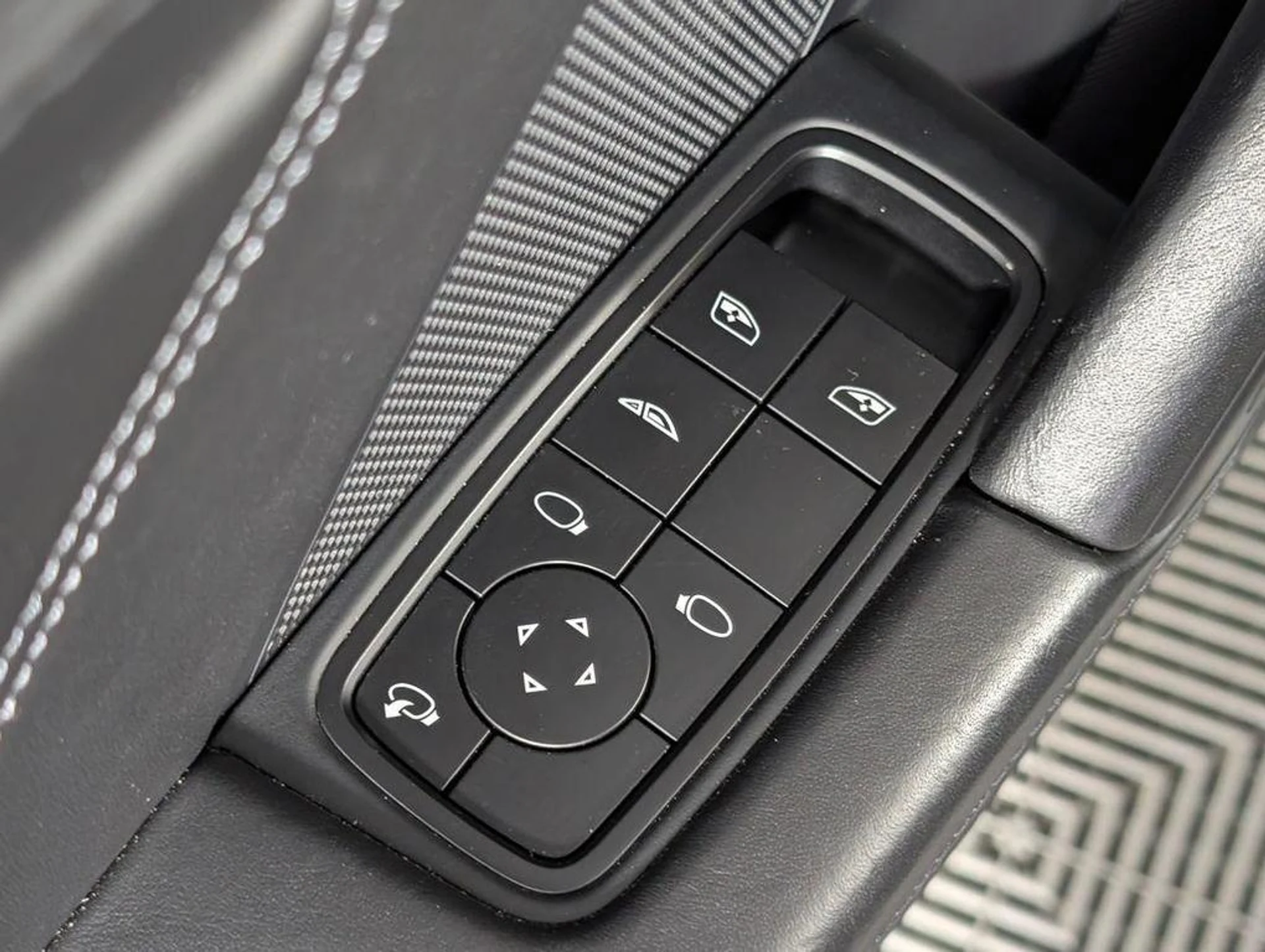 mph022_2461665126_V1_Tw2b8v_Wl_C6_Fi_P23l_L7f3szs_Ao_dcac3d1fef