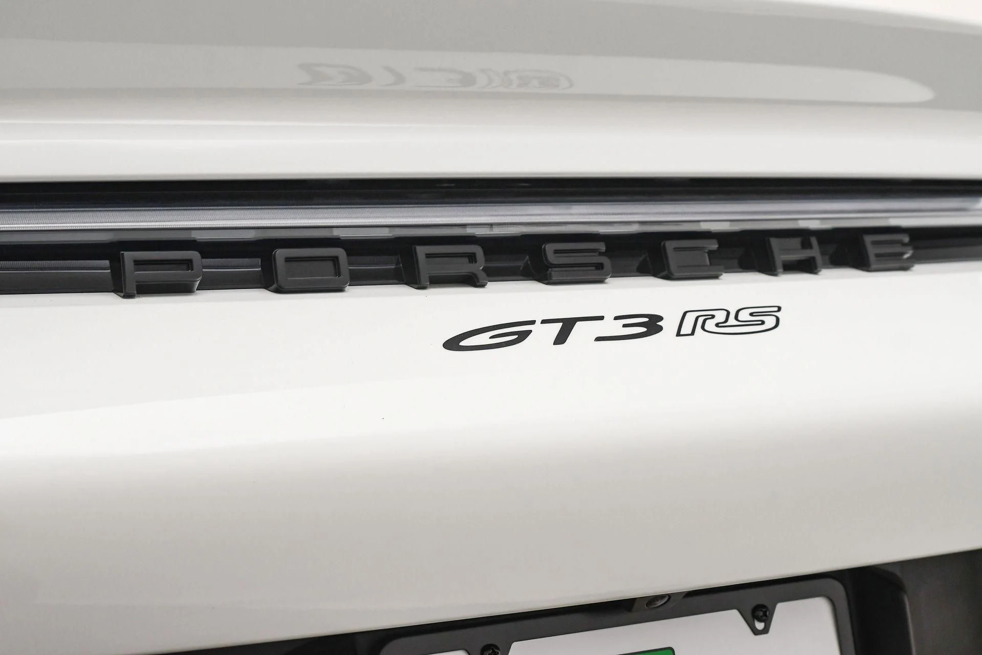 mph022_2470234377_Used_2025_Porsche_911_GT_3_RS_1757454225_11cefa2887