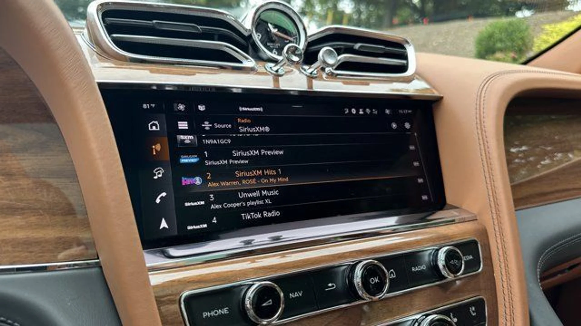 mph022_2470599267_802b04716ef64734897d4c9788b05bd5_e6a01babec