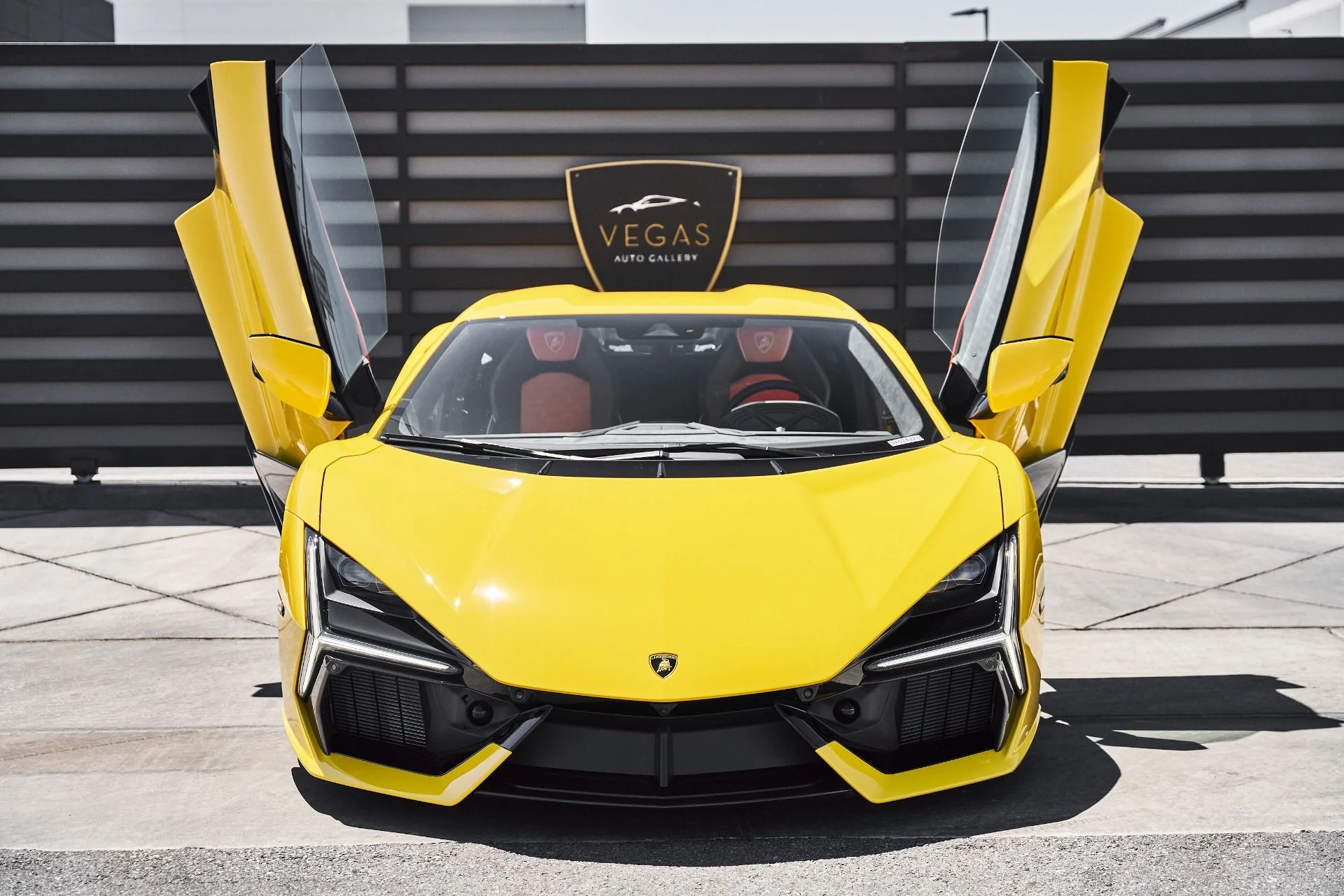 mph022_2474748278_Used_2025_Lamborghini_Revuelto_Base_1780084747_e4aae8d28b