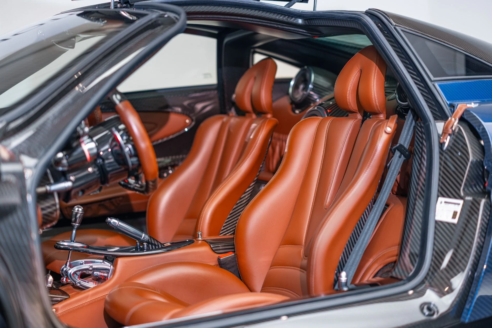 mph022_2483683286_Used_2014_Pagani_Huayra_Tempesta_63a30b6033