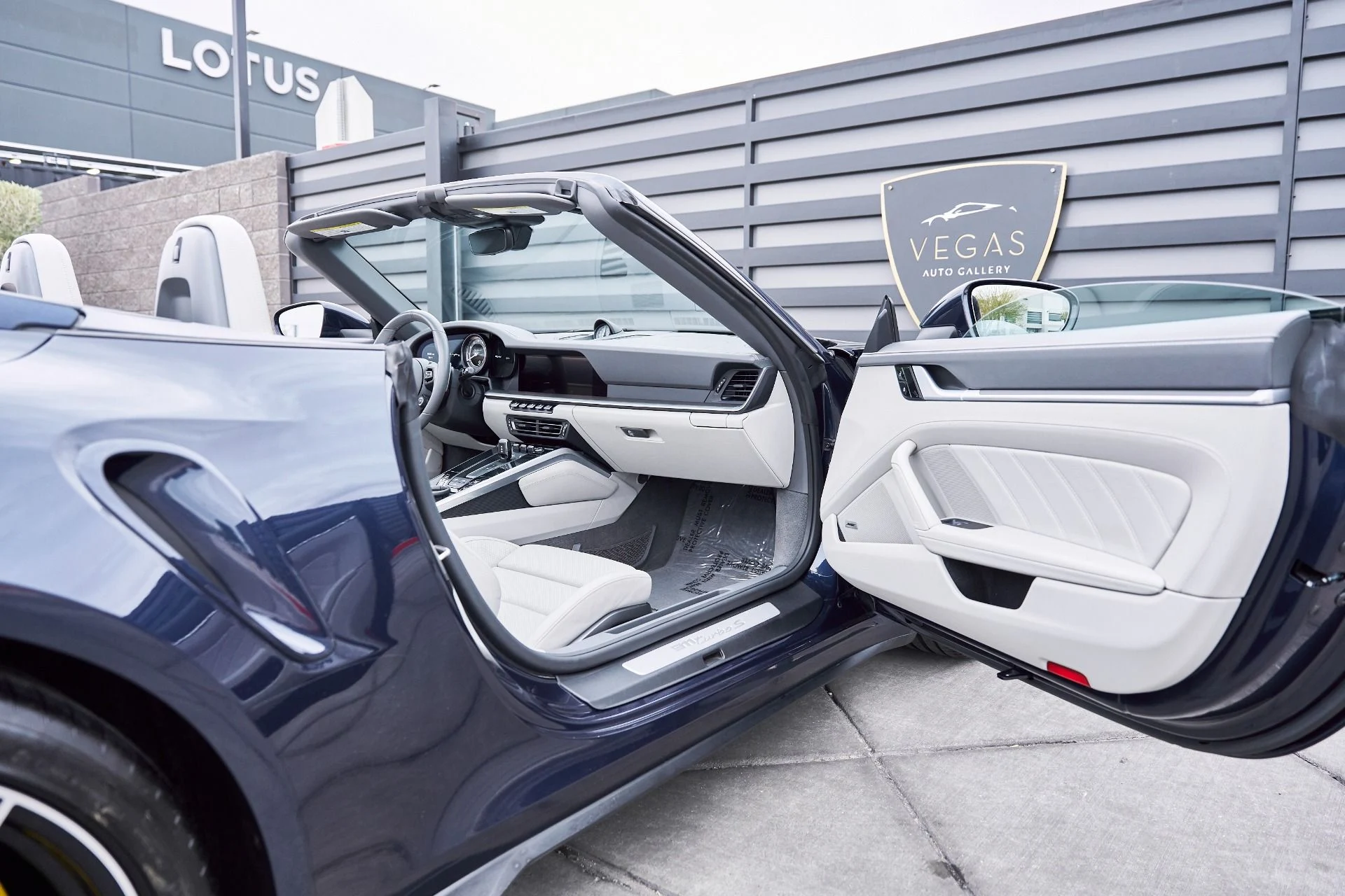 mph022_2484585230_Used_2021_Porsche_911_Turbo_S_1767217424_0707dc0647