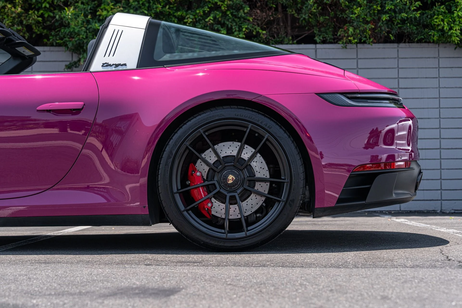 mph022_2485993587_Used_2024_Porsche_911_Targa_4_GTS_1752606785_92d9257add