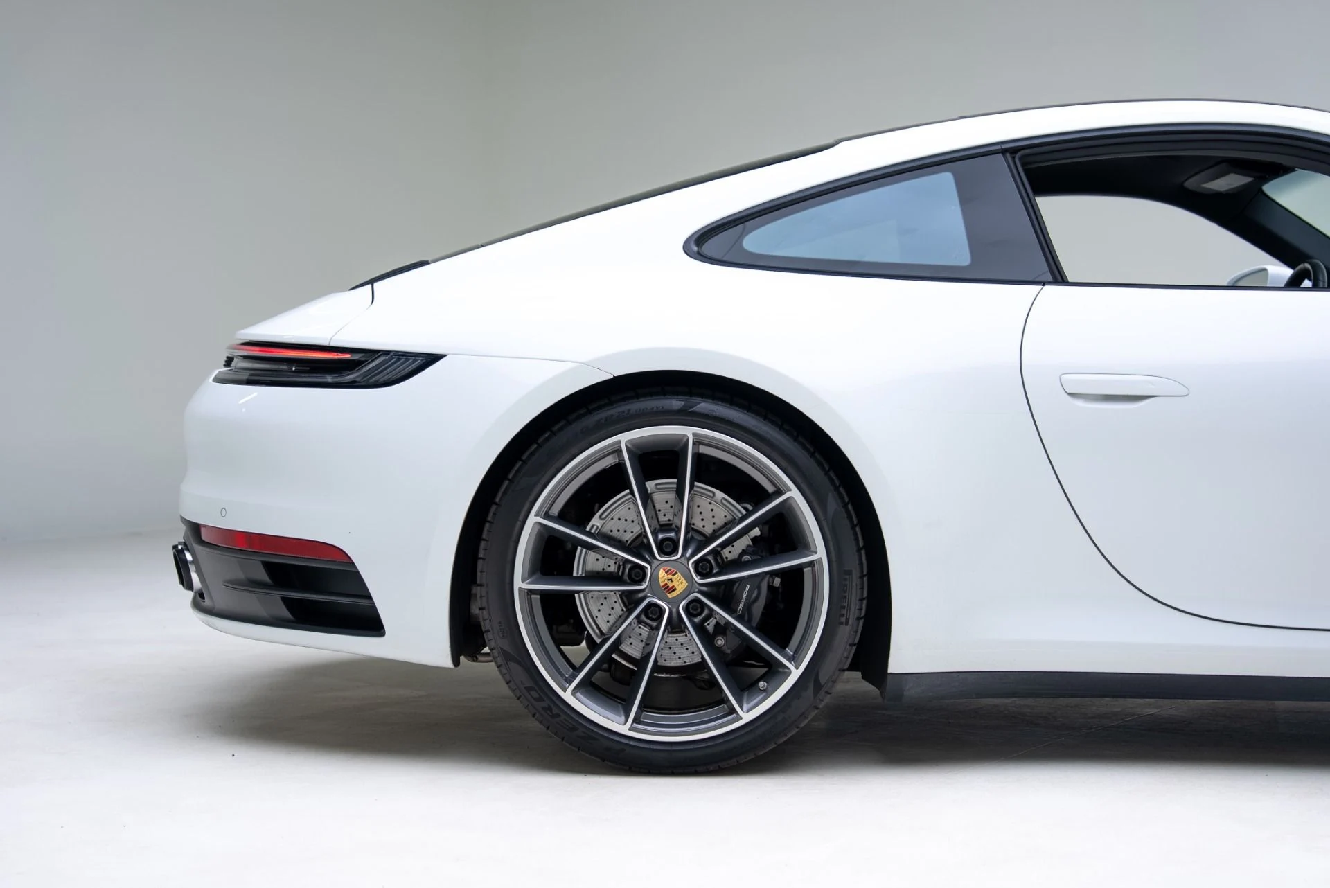 mph022_2489469712_Used_2020_Porsche_911_Carrera_1769107199_12c3d85458