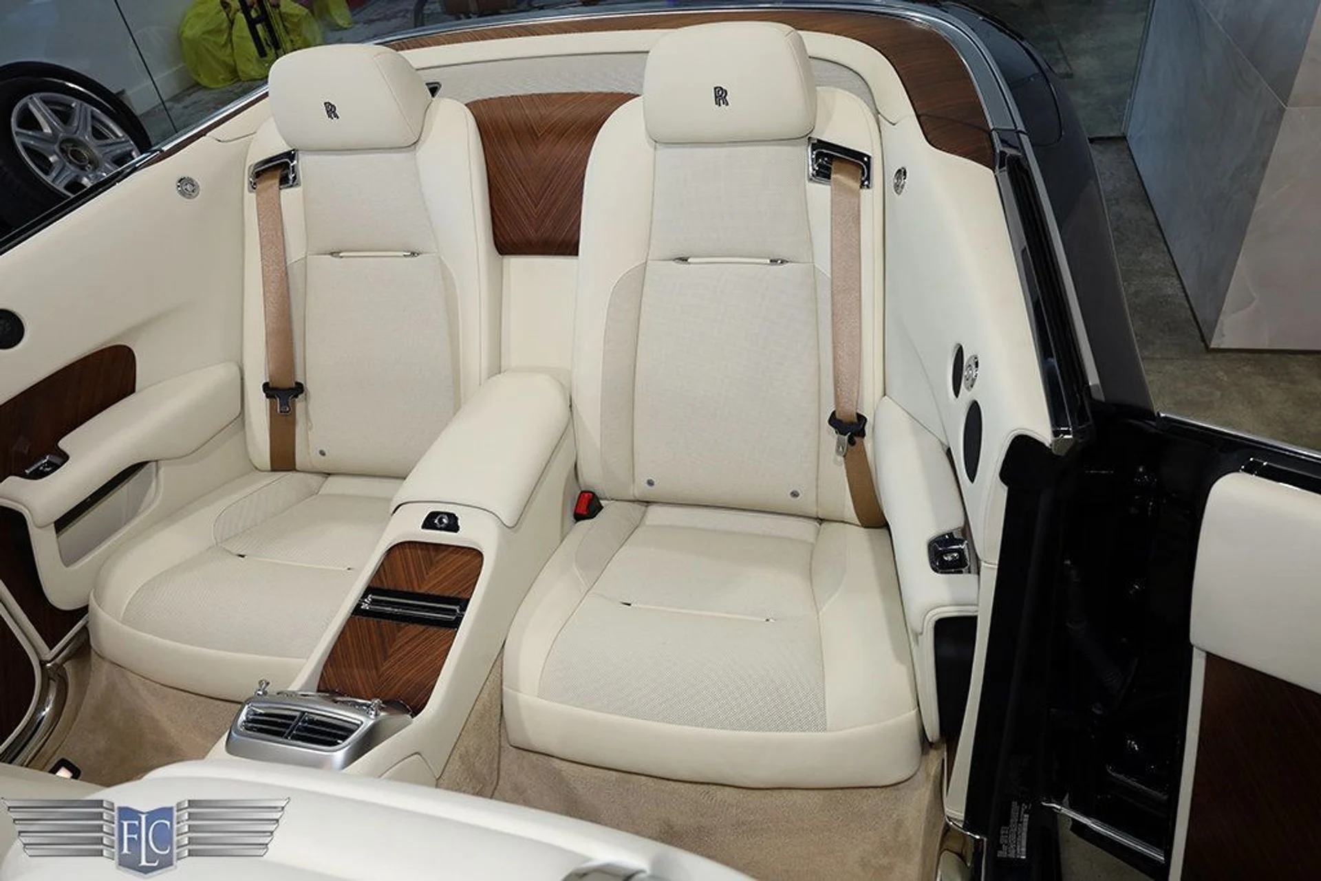 mph022_2495396720_used_2016_rolls_royce_dawn_2drconvertible_9689_23037962_23_1024_39fd6257a5