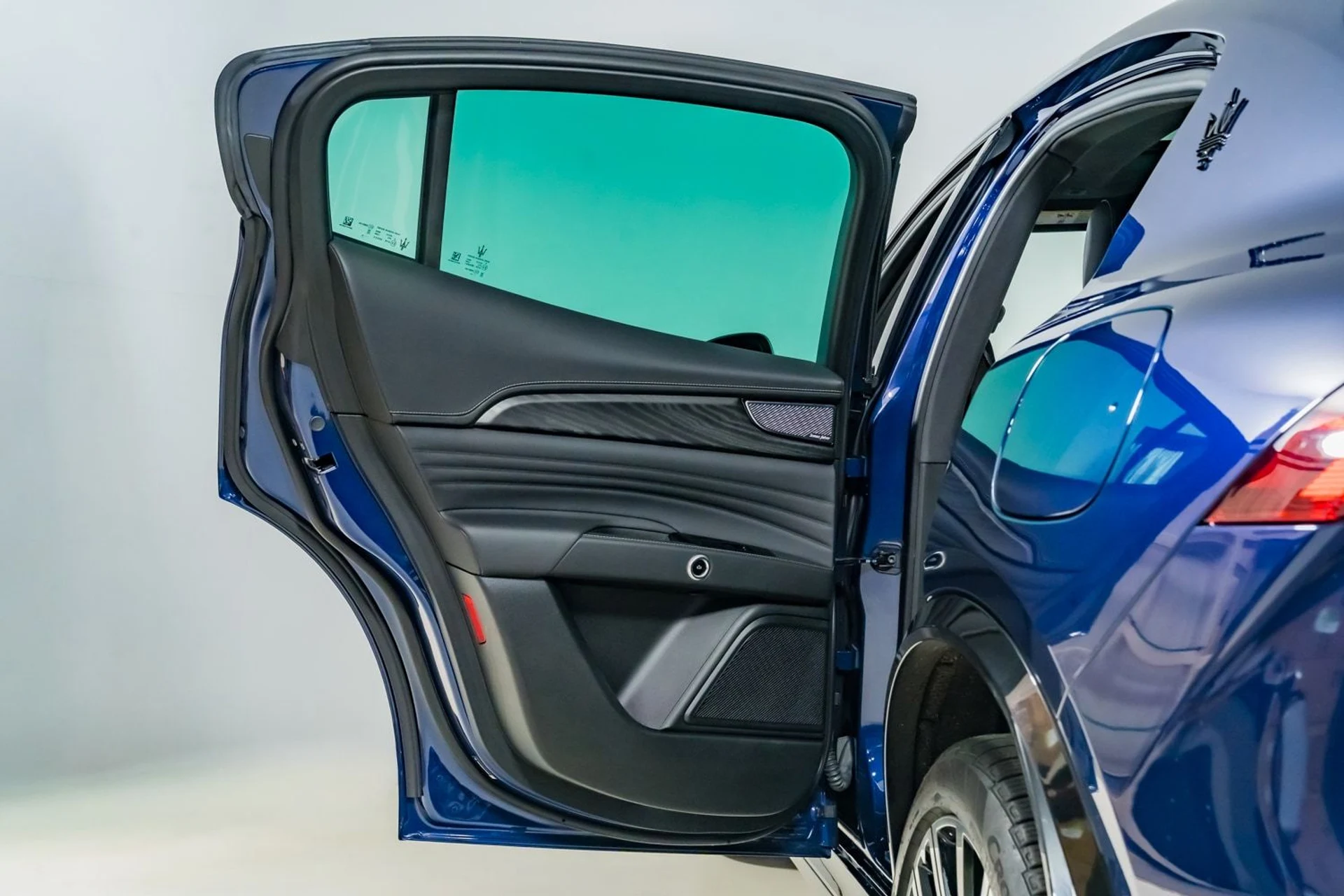 mph022_2505592419_7a25306b9c1d4d01b6498b77f2b96f3f_5fbd371d31