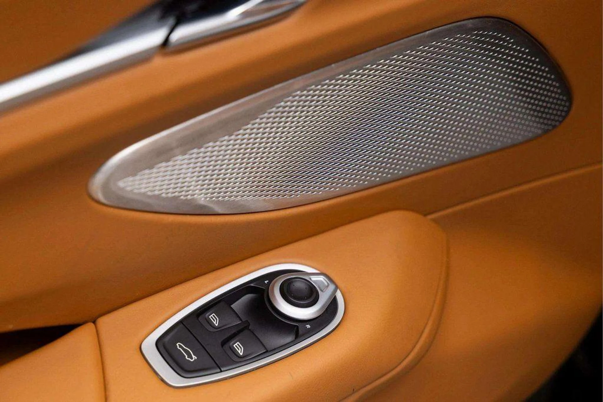 mph022_2508936985_M7_Yg1hw_Dv7_YQ_5_QD_0tmjyscx0yi_U_9b92a19fec