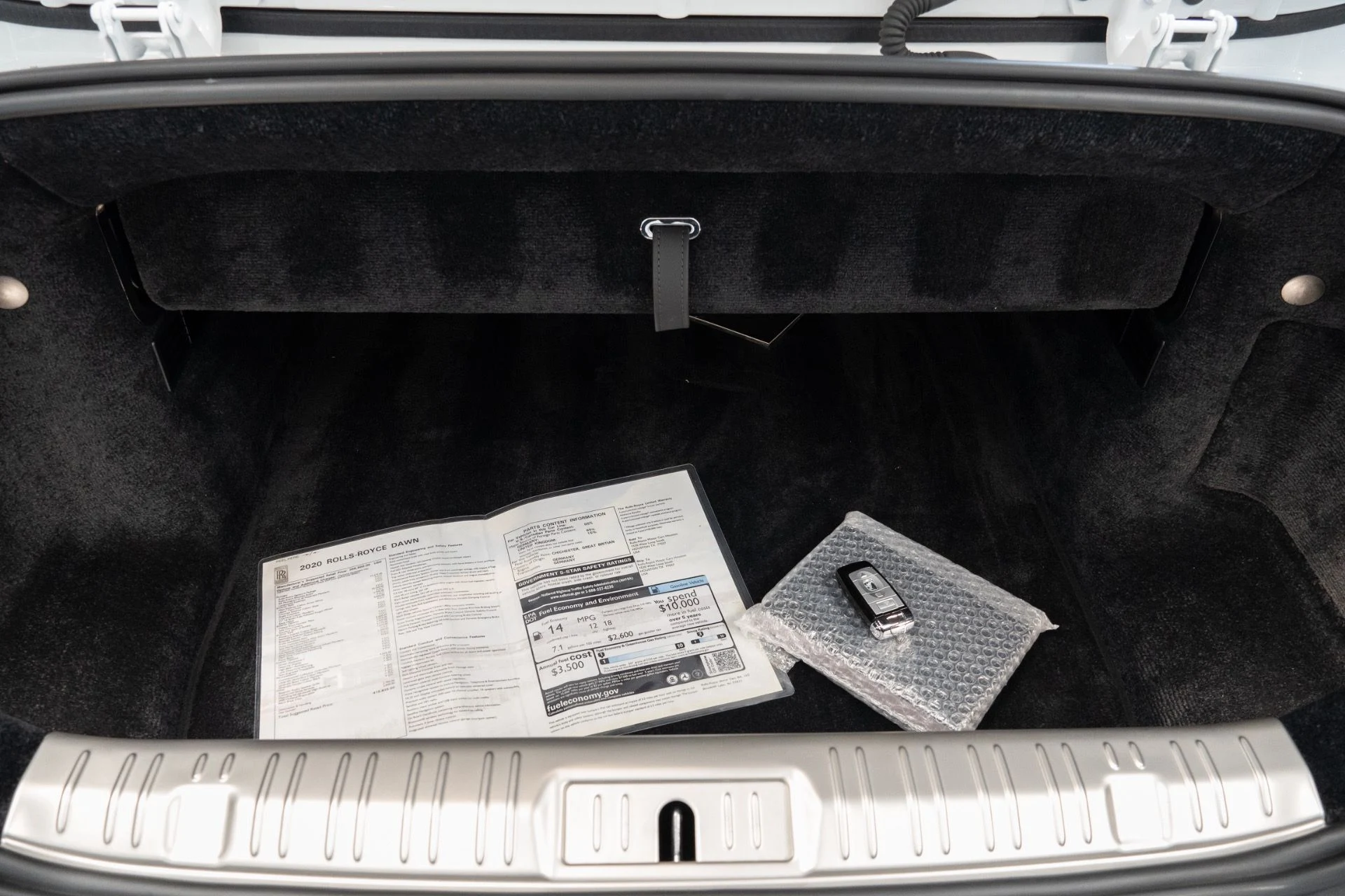 mph022_2511872668_Used_2020_Rolls_Royce_Black_Badge_Dawn_1774033974_120721c5dc