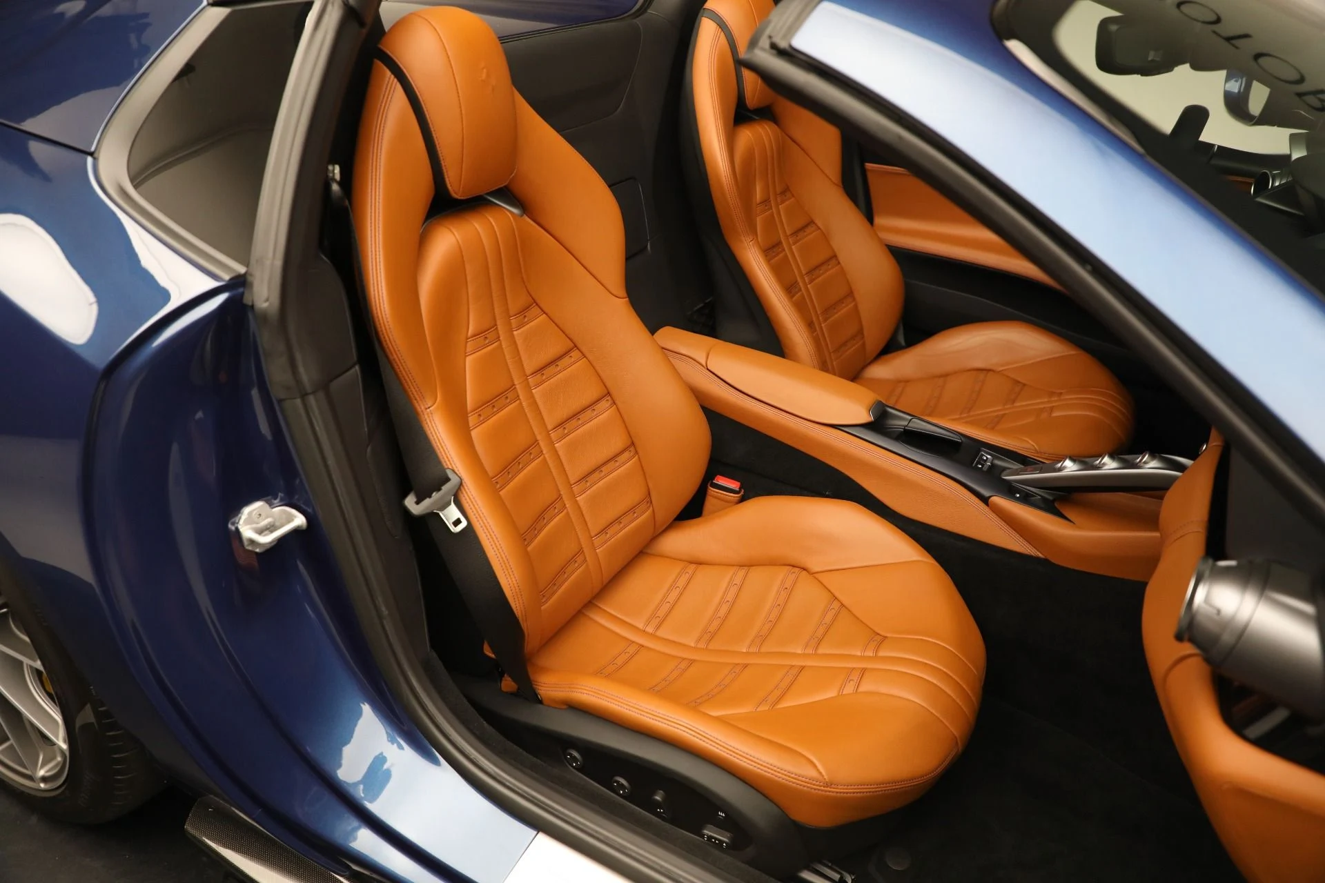 mph022_2512373911_Used_2021_Ferrari_812_GTS_1d21f06b87