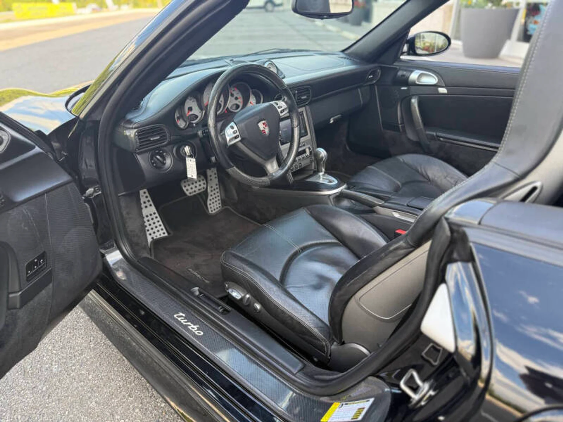 mph022_2512728192_2008_porsche_911_turbo_awd_2dr_convertible_7fb2e3714c