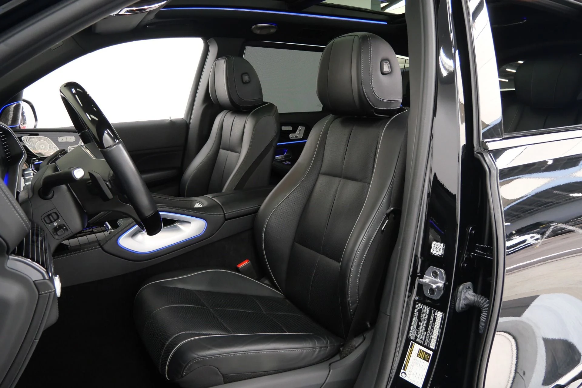 mph022_2512912341_Used_2023_Mercedes_Benz_Maybach_GLS_600_4_MATIC_4_Seat_Configuration_Rear_Refrigerator_1787325899_33812be1d2