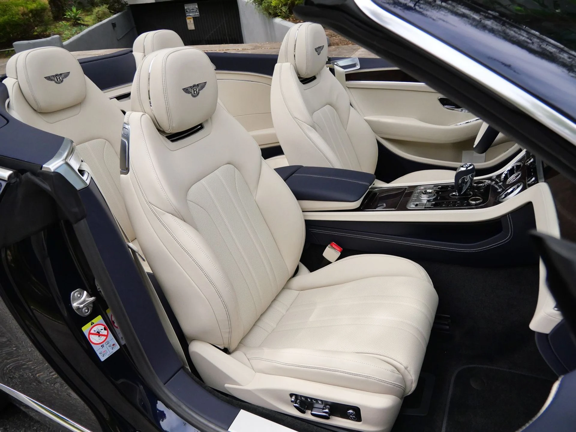 mph022_2520263428_9789e21dfa21cf277487841e4b5b8debx_b9667fbfc6